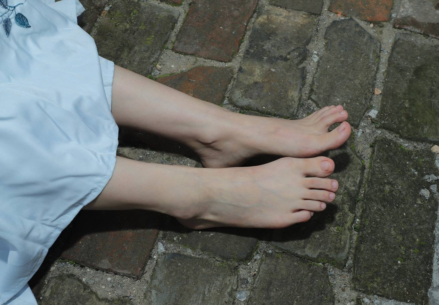 图片[151]-[Pary学生模拍] No.049 极品美女小芳穿上汉服古镇赤脚 [151P] – 速更版-美库