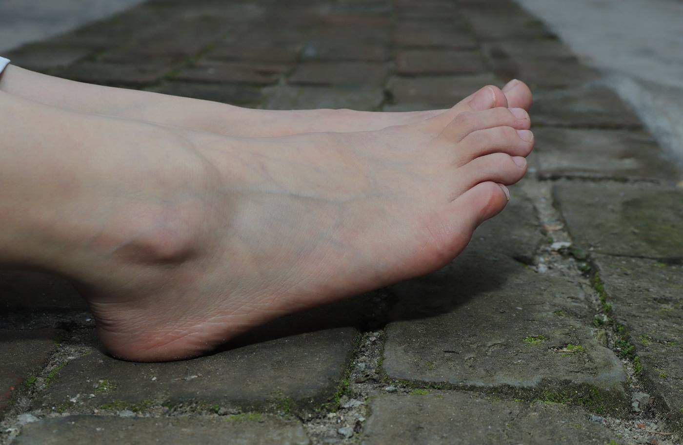 图片[152]-[Pary学生模拍] No.049 极品美女小芳穿上汉服古镇赤脚 [151P] – 速更版-美库