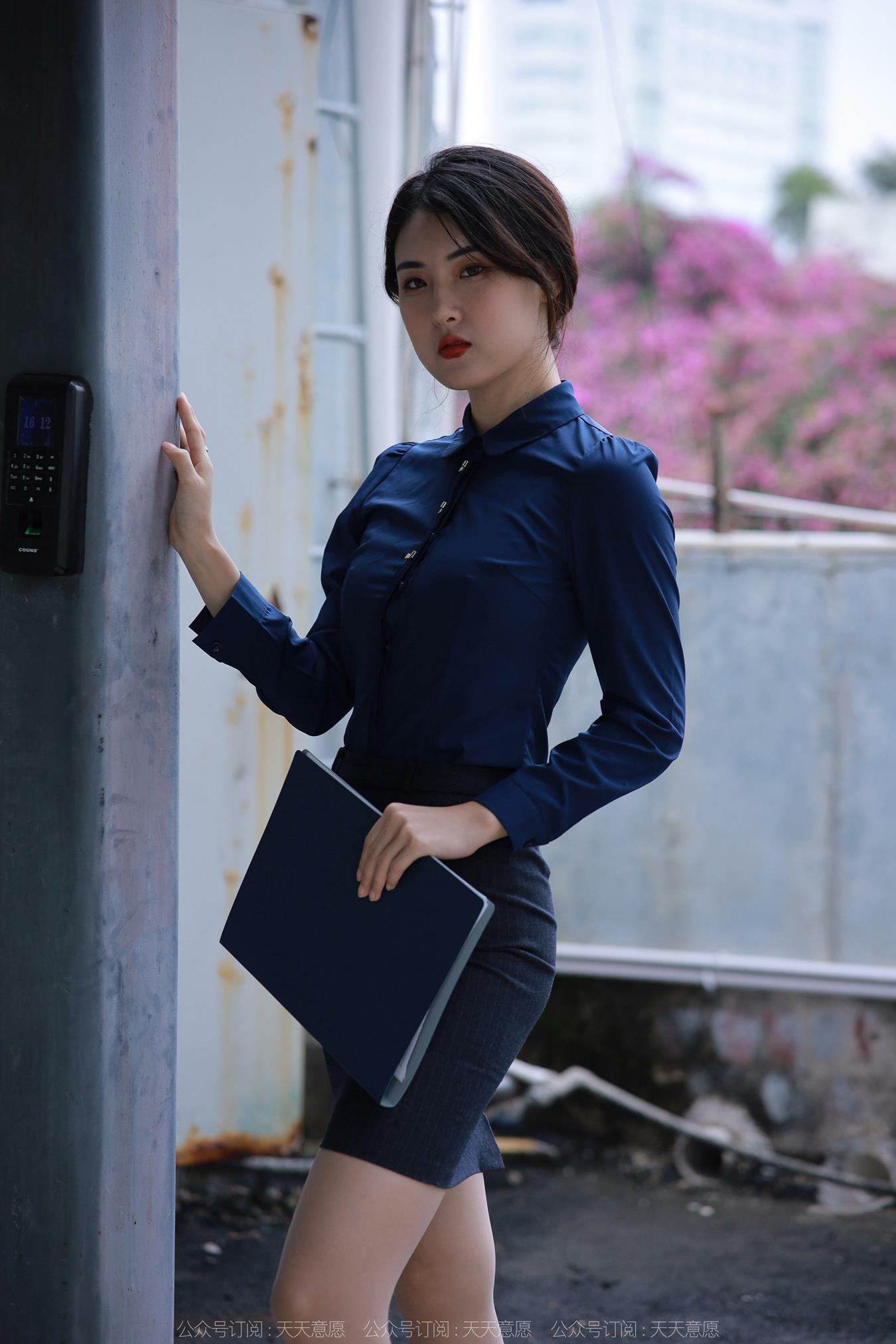 图片[83]-[IESS异思趣向] 耽丝  221120小宝 [87P] – 速更版-美库