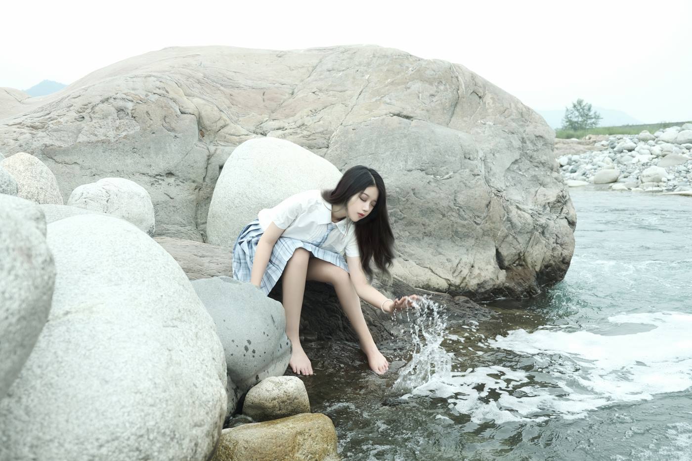 图片[13]-eloise软软  – 河边JK[32P] – 速更版-美库