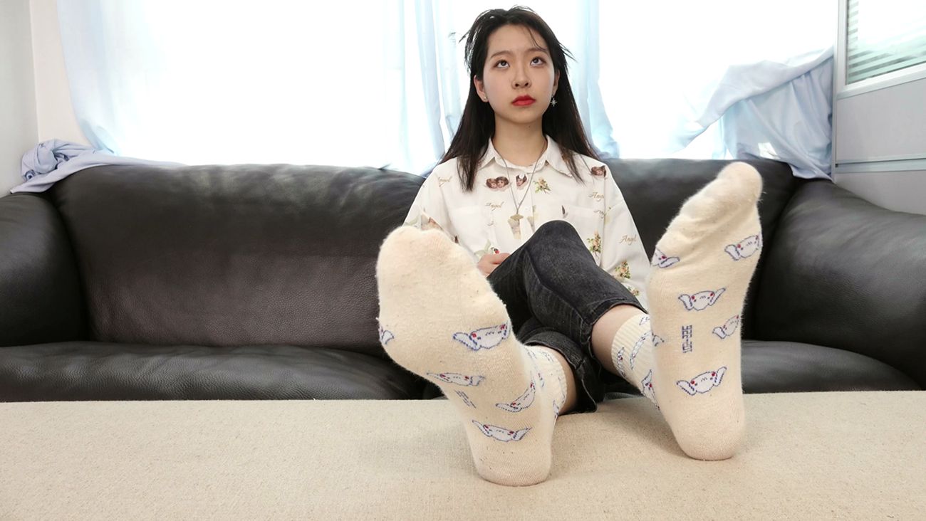 图片[73]-[Sexy Asian Girls Feet] NO.035-初恋般记忆的小女生YIYI近距离秀脚 [239P] – 速更版-美库