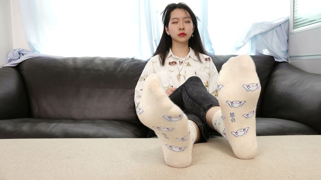 图片[77]-[Sexy Asian Girls Feet] NO.035-初恋般记忆的小女生YIYI近距离秀脚 [239P] – 速更版-美库