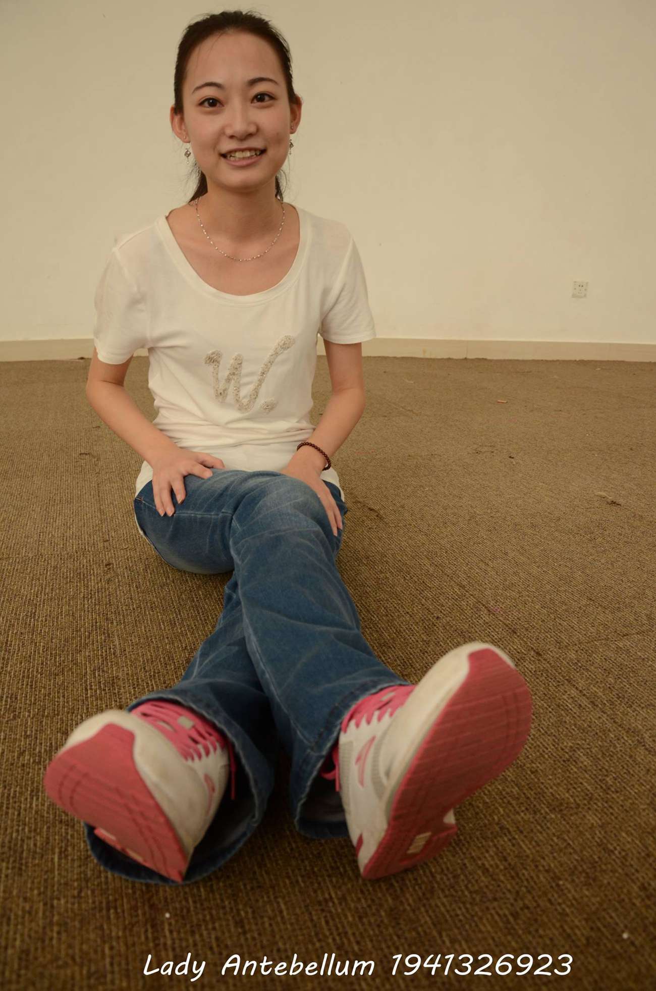 图片[15]-[战前女神] 美腿美足精品摄影套图 127 [220P] – 速更版-美库