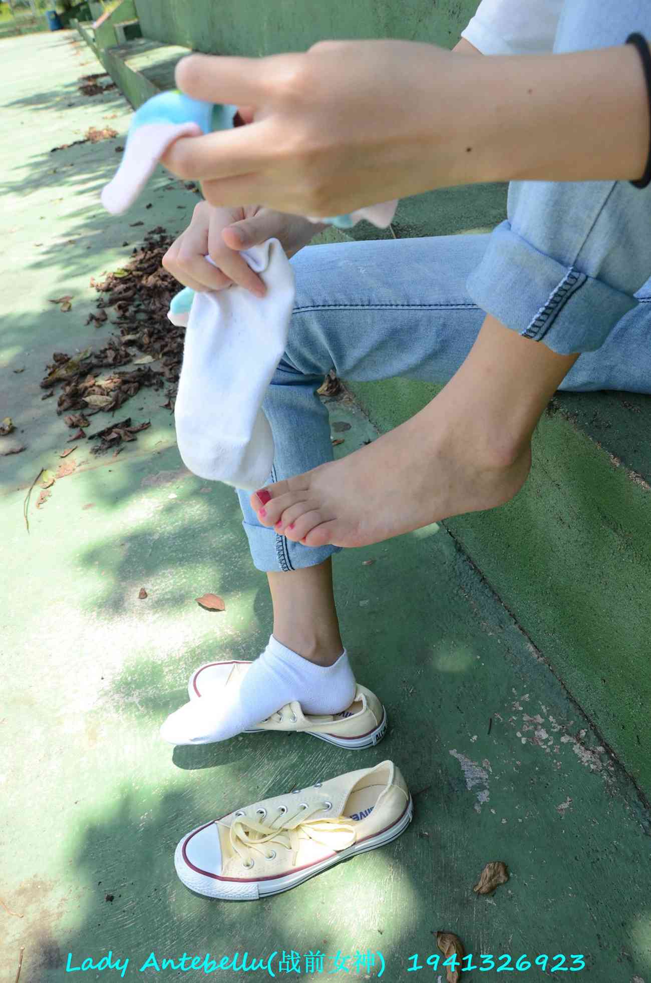 图片[11]-[战前女神] 美腿美足精品摄影套图 129 [200P] – 速更版-美库