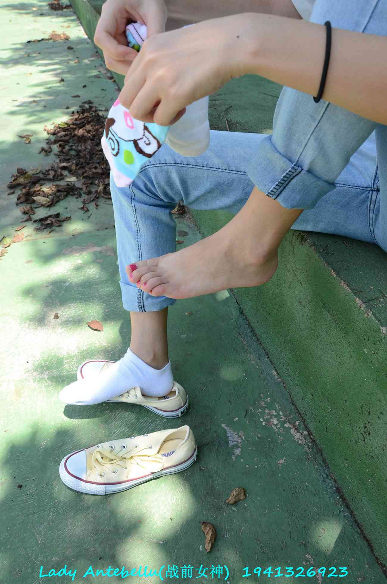 图片[12]-[战前女神] 美腿美足精品摄影套图 129 [200P] – 速更版-美库