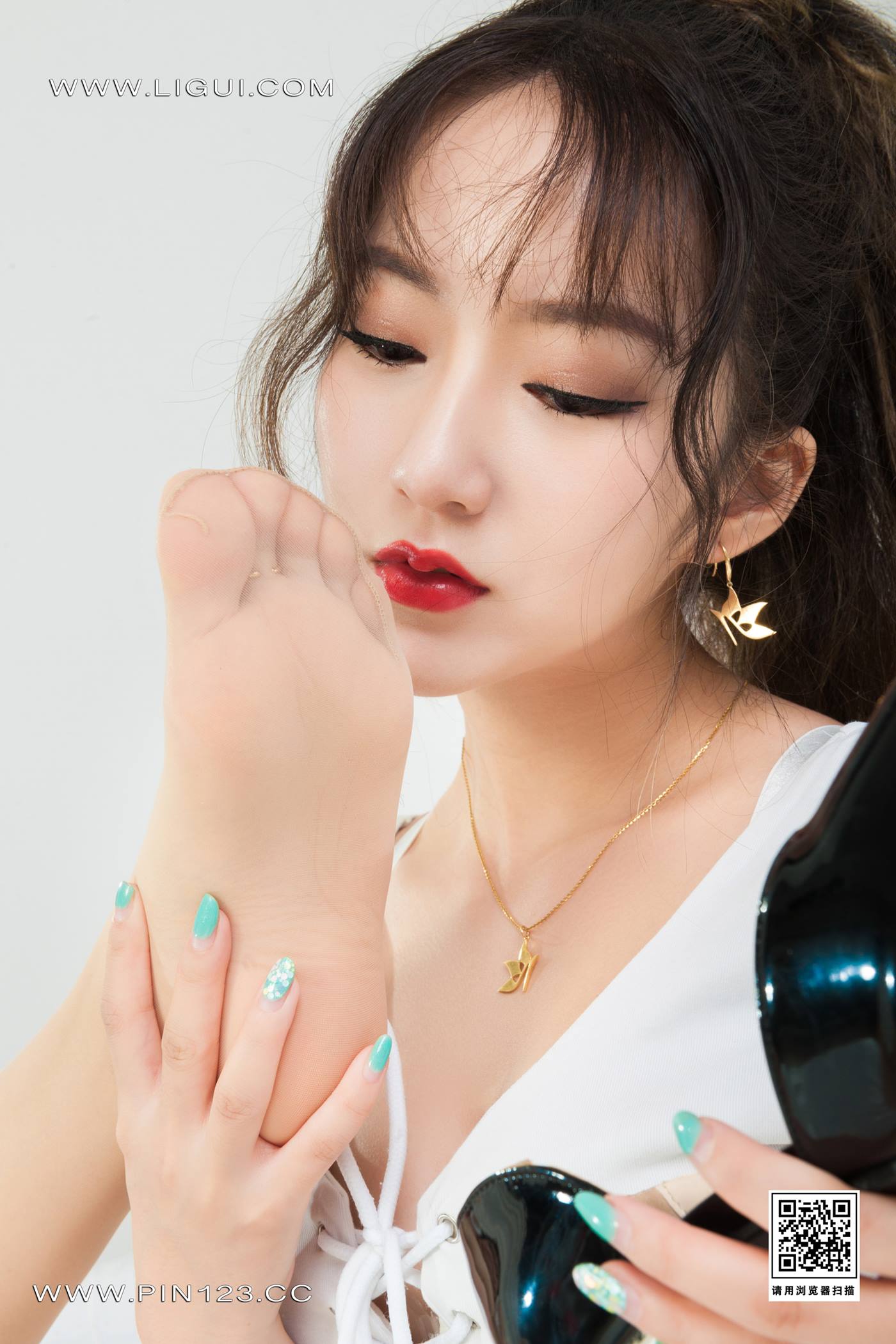 图片[24]-[Ligui丽柜]2023.03.30 玉脂香吻 小智贤＆汐汐[43+1P] – 速更版-美库