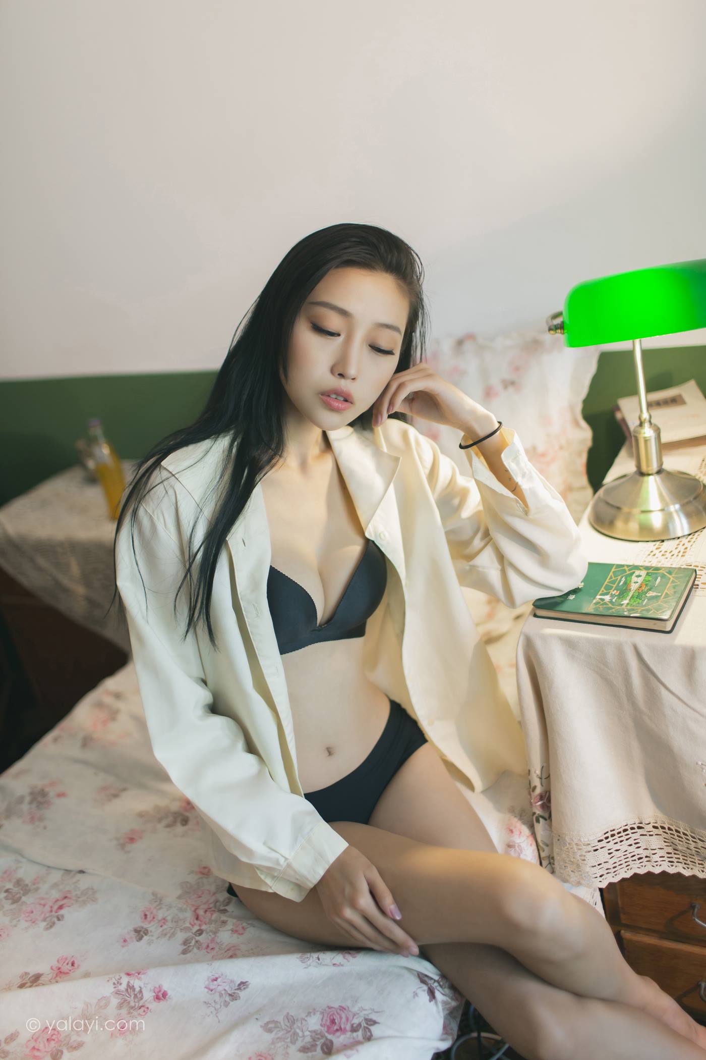 图片[13]-[YALAYI雅拉伊]2023.03.01 NO.1011 白衬衣女神 图雅[41+1P] – 速更版-美库