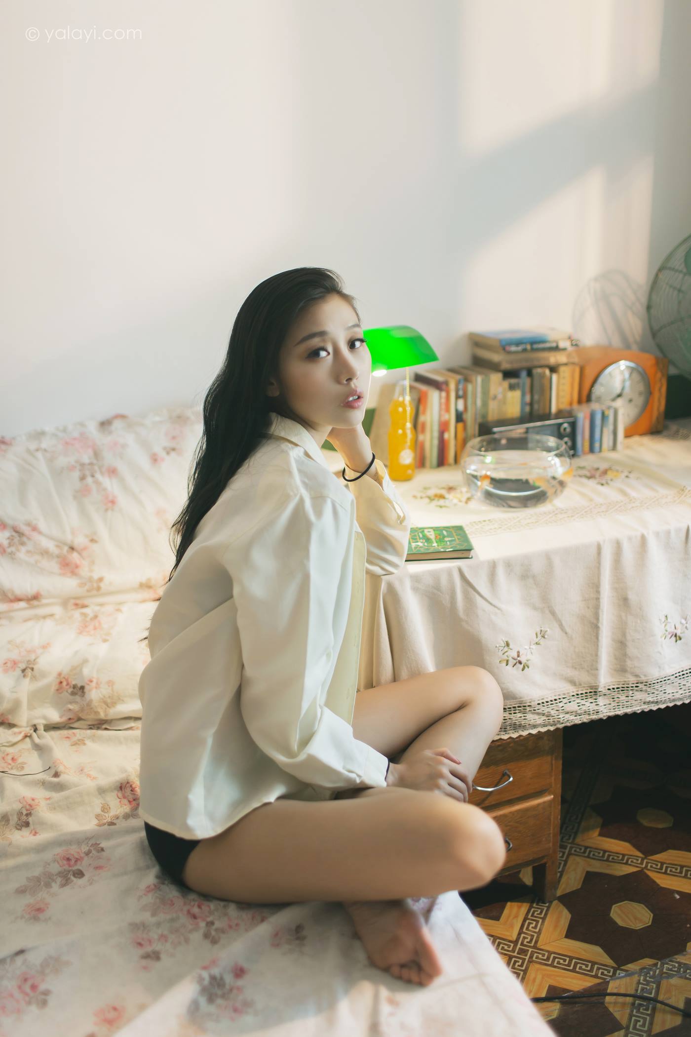 图片[14]-[YALAYI雅拉伊]2023.03.01 NO.1011 白衬衣女神 图雅[41+1P] – 速更版-美库