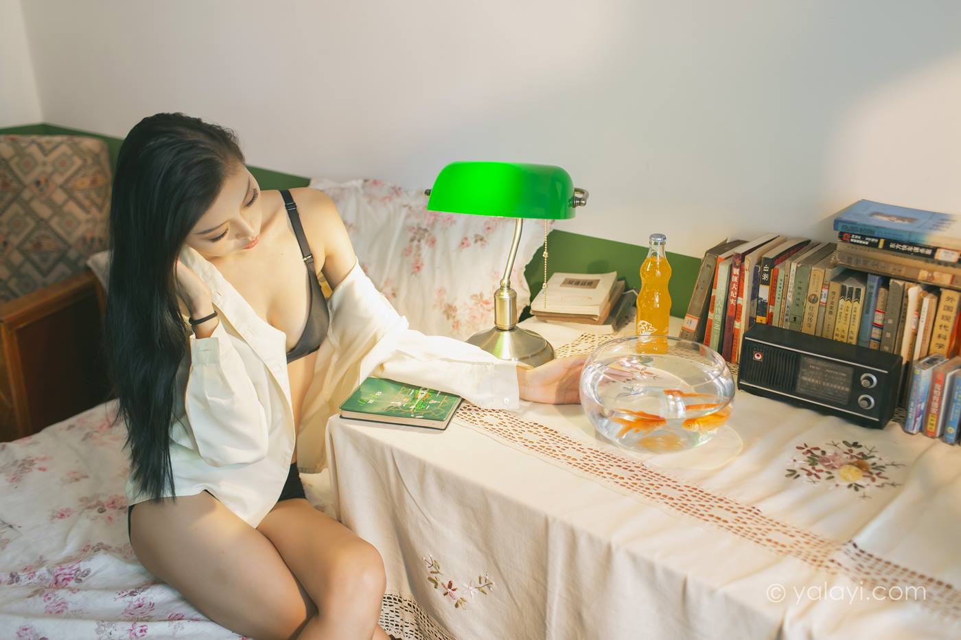 图片[23]-[YALAYI雅拉伊]2023.03.01 NO.1011 白衬衣女神 图雅[41+1P] – 速更版-美库