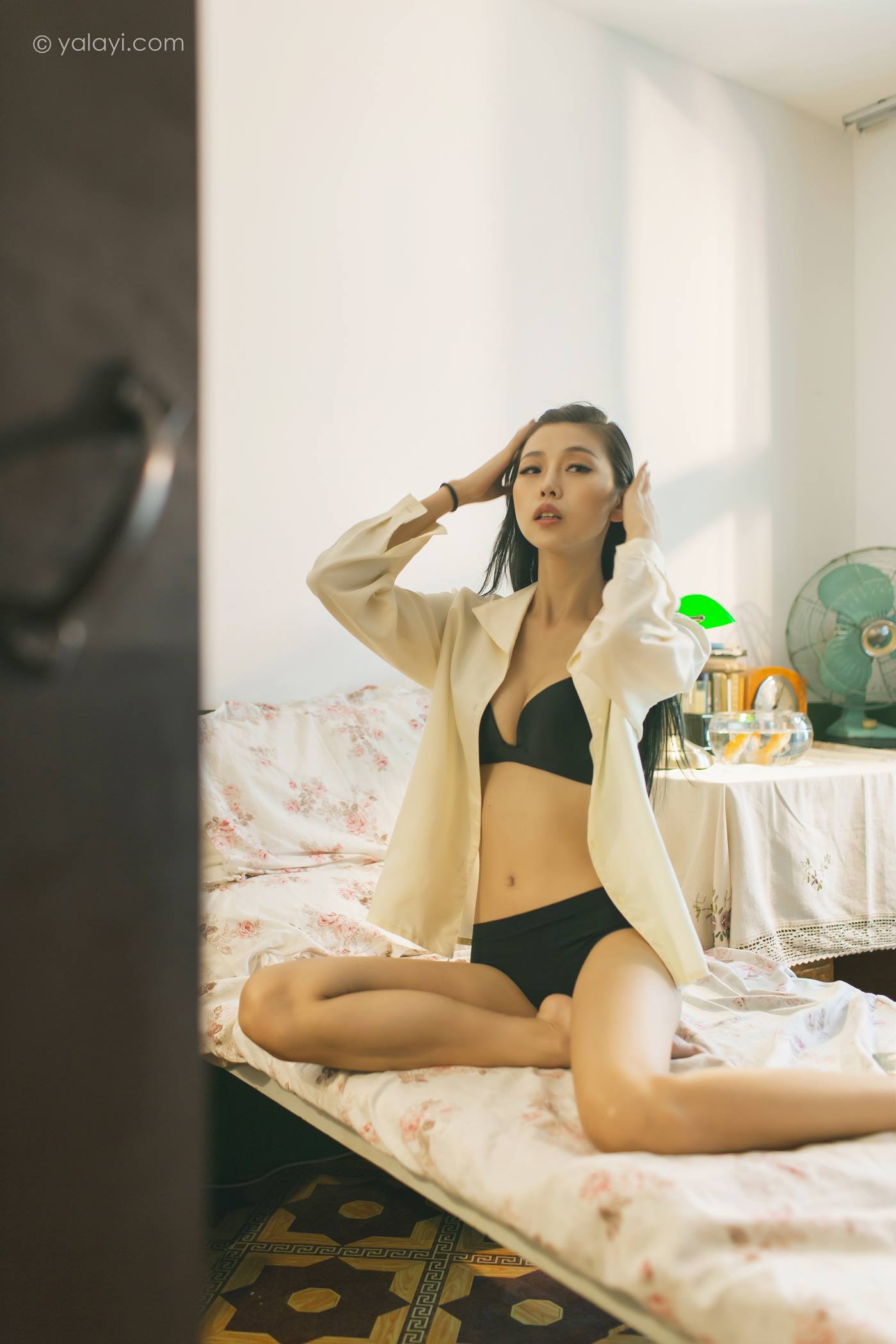 图片[32]-[YALAYI雅拉伊]2023.03.01 NO.1011 白衬衣女神 图雅[41+1P] – 速更版-美库