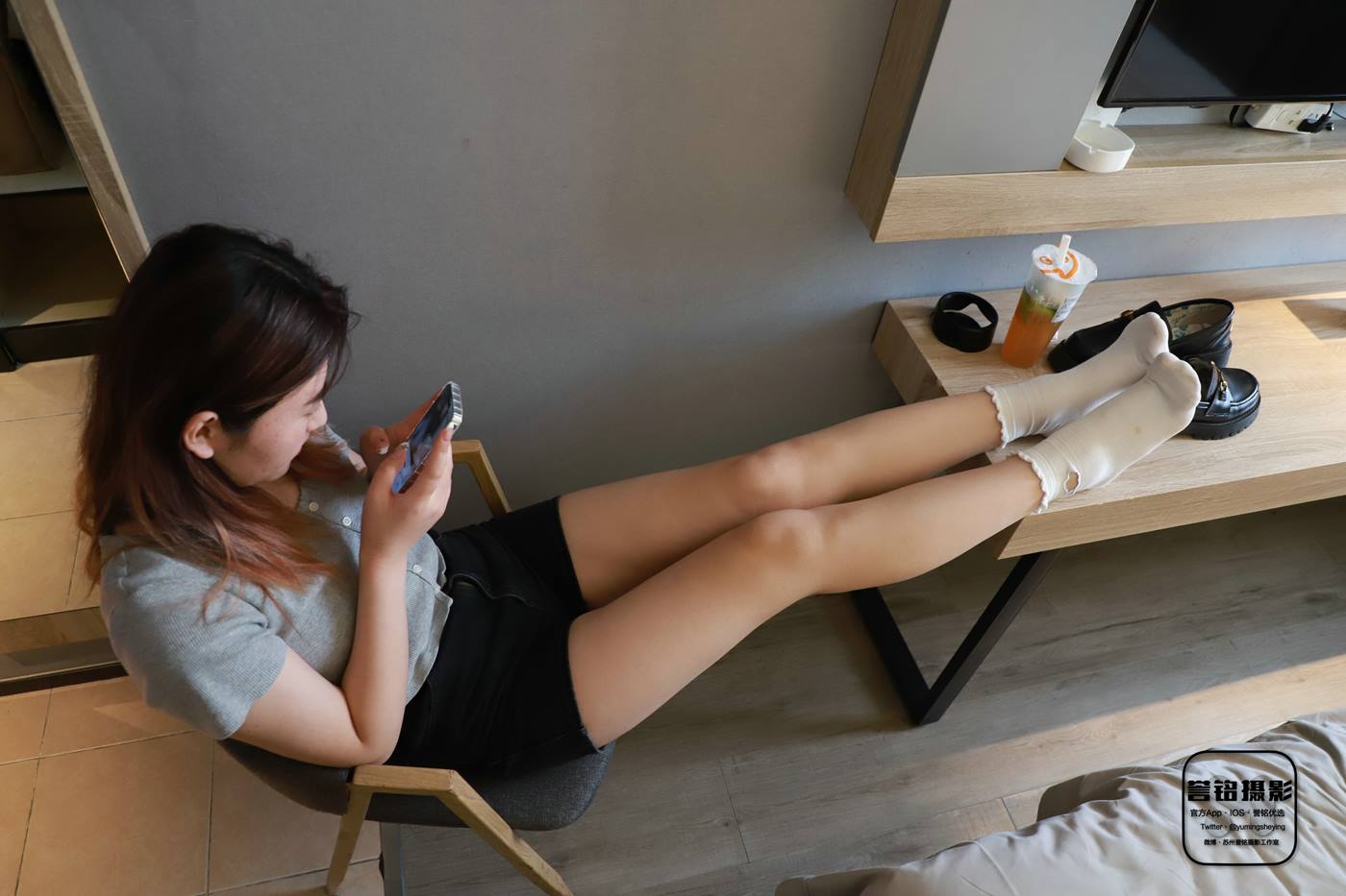 图片[14]-[誉铭传媒]袜足摄影 2023年《微信客户群第三套作品》[80P] – 速更版-美库