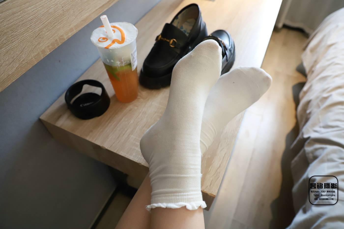 图片[16]-[誉铭传媒]袜足摄影 2023年《微信客户群第三套作品》[80P] – 速更版-美库