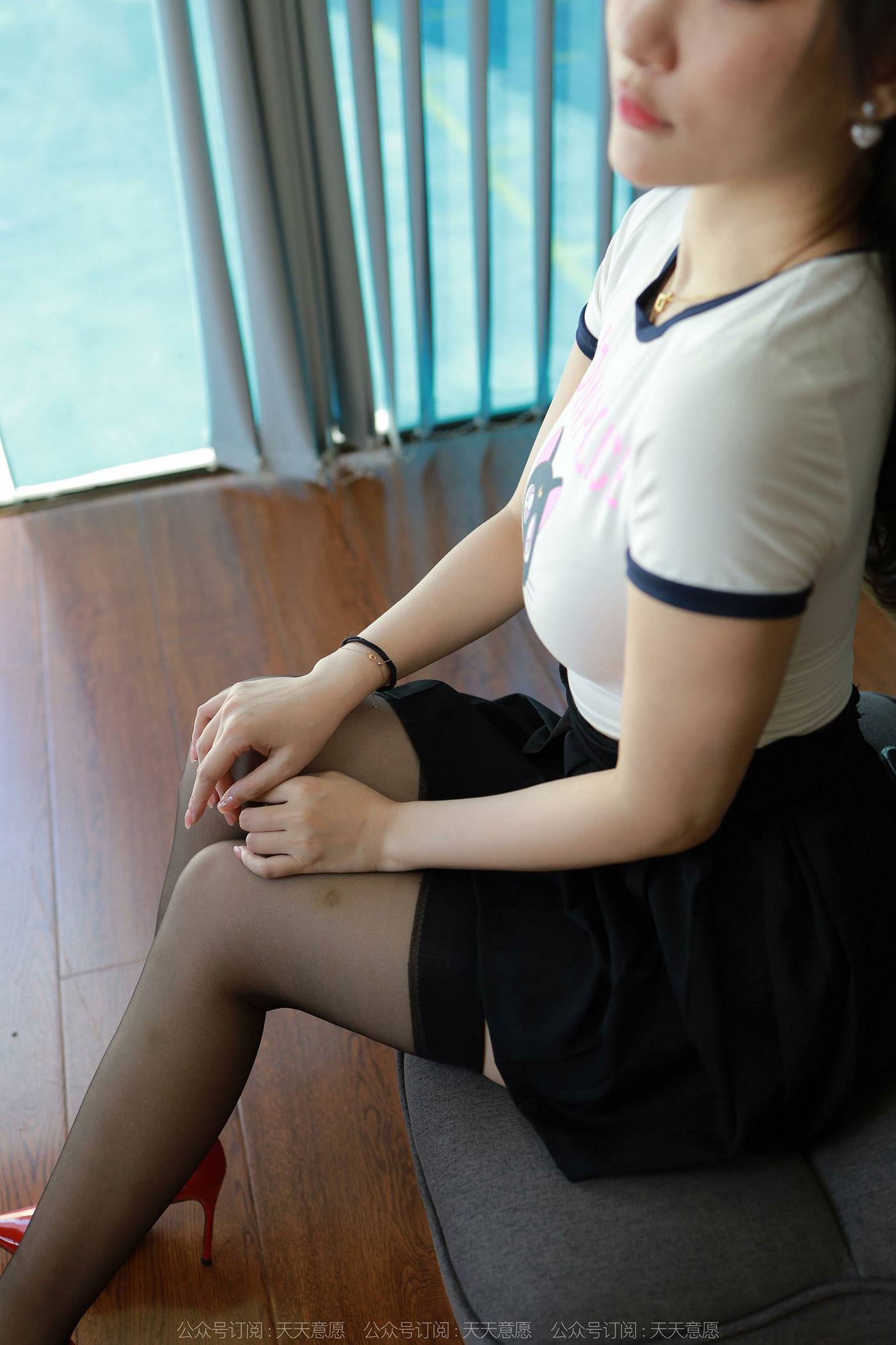 图片[26]-[IESS异思趣向] 2022.09.18 丝享家1211：秋秋《红黑虾线》[86P] – 速更版-美库