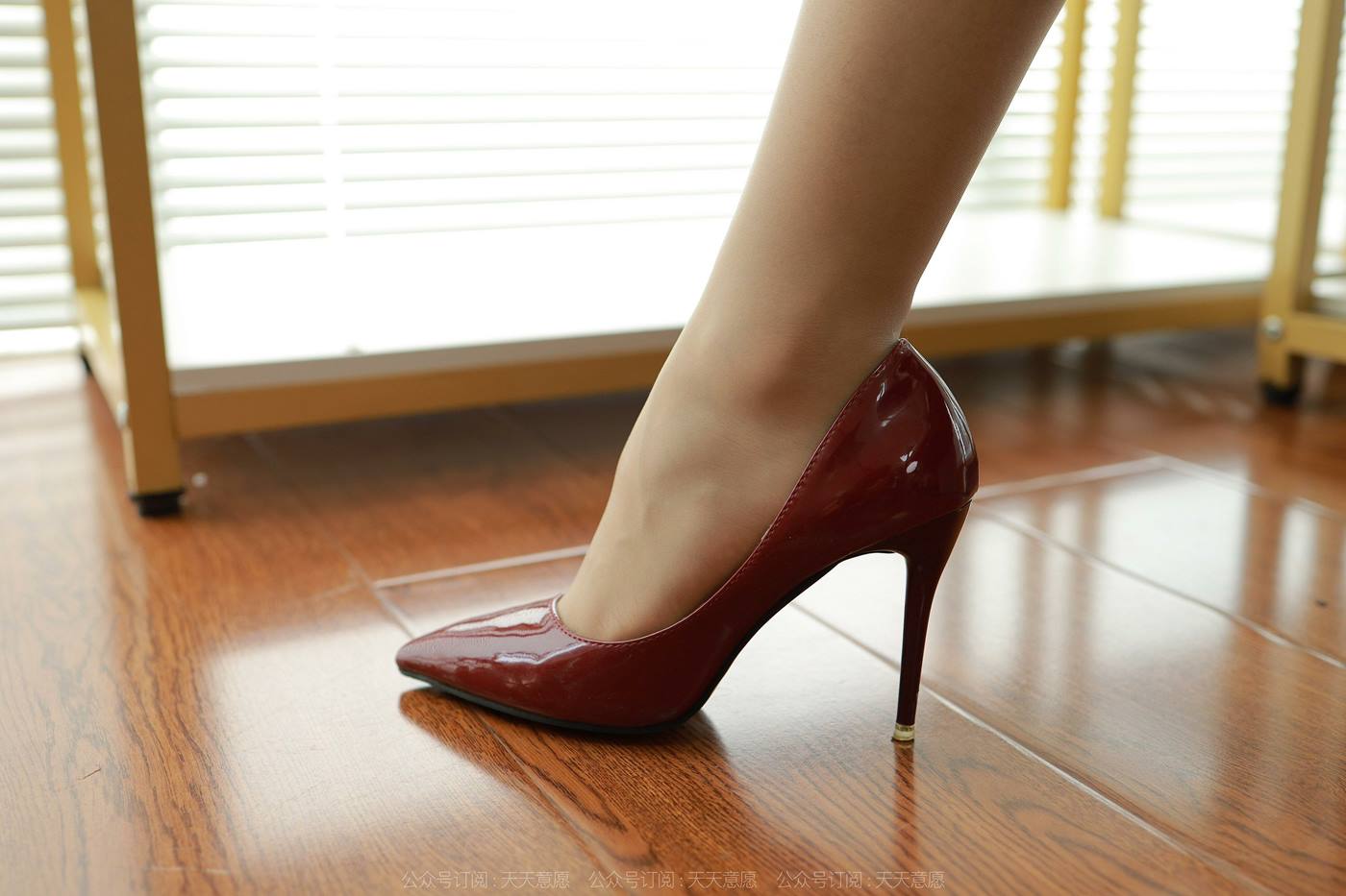 图片[52]-[IESS异思趣向] 2022.09.19 丝享家1212：小金《红裙OL》[93P] – 速更版-美库