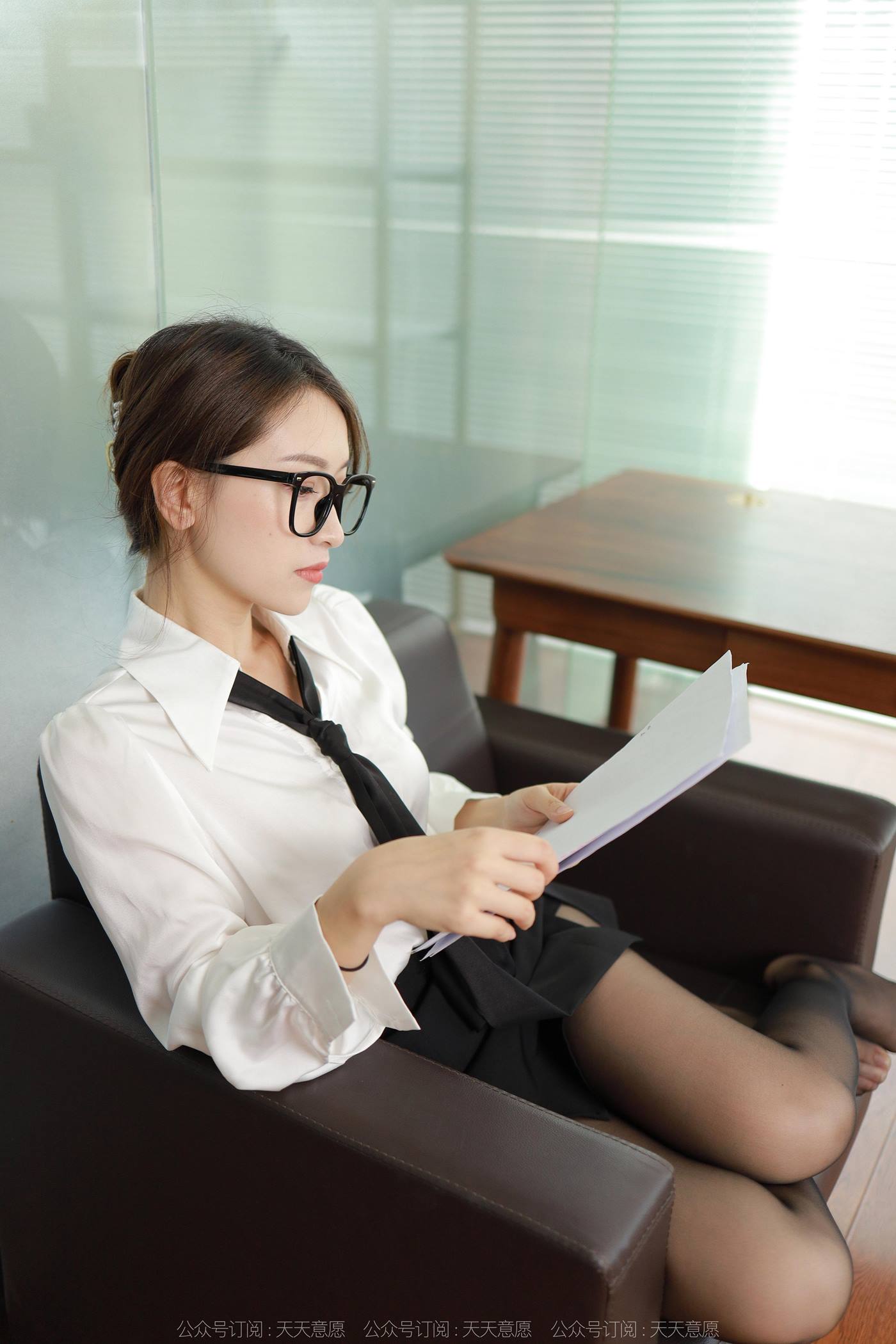 图片[26]-[IESS异思趣向] 2022.09.20 丝享家1213：小婕《可甜可盐眼镜娘》[93P] – 速更版-美库