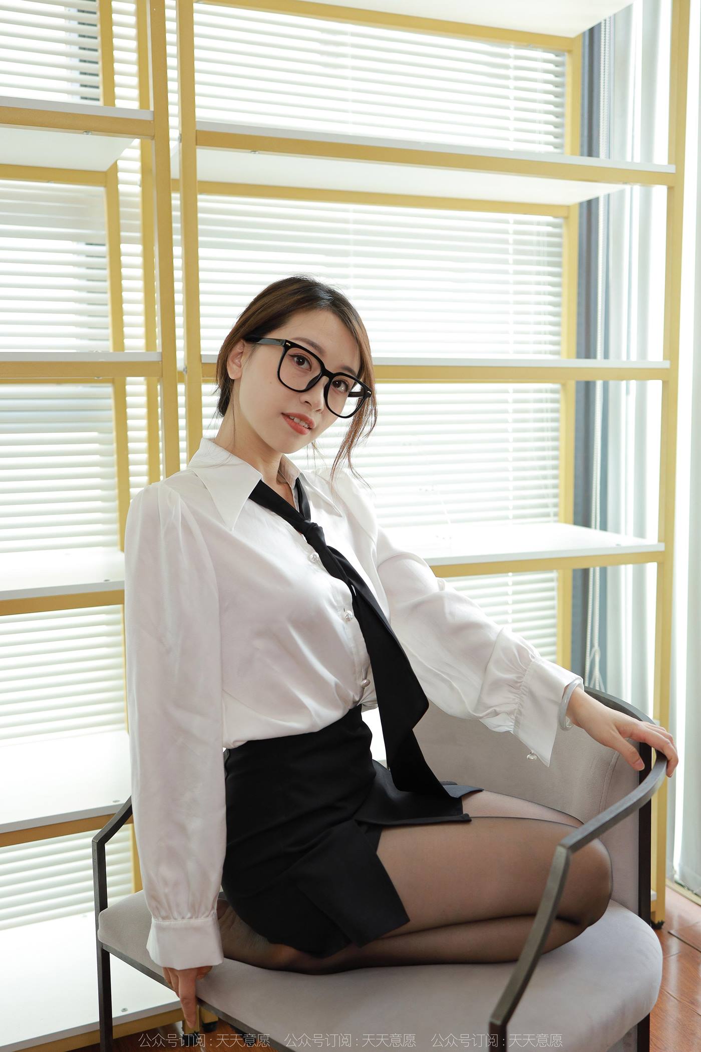 图片[57]-[IESS异思趣向] 2022.09.20 丝享家1213：小婕《可甜可盐眼镜娘》[93P] – 速更版-美库