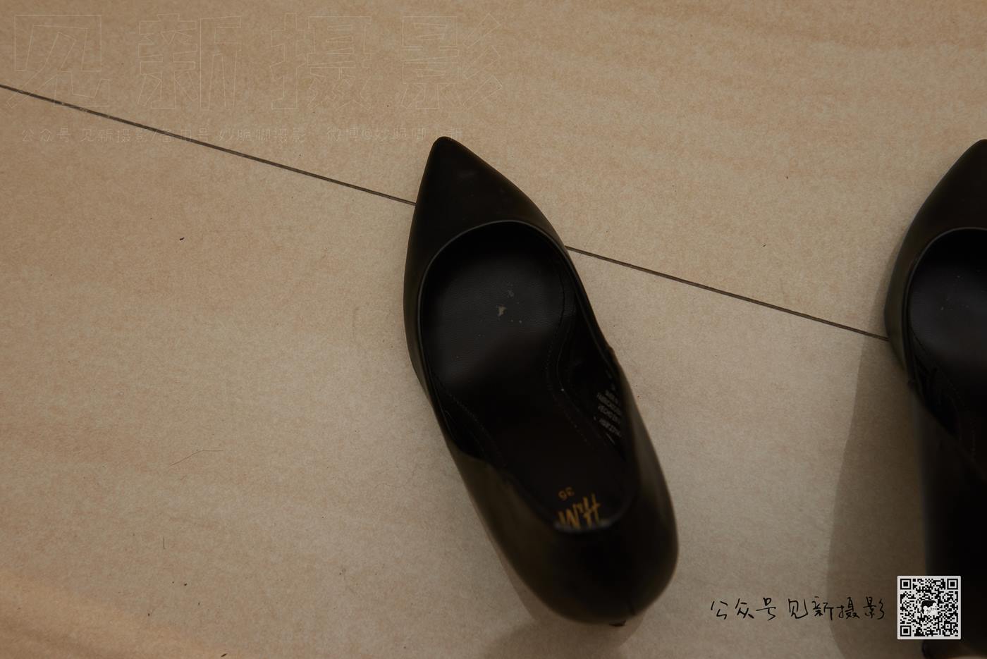 图片[93]-[见新摄影]NO.045 小江-白领制服裸足高跟 [138P] – 速更版-美库