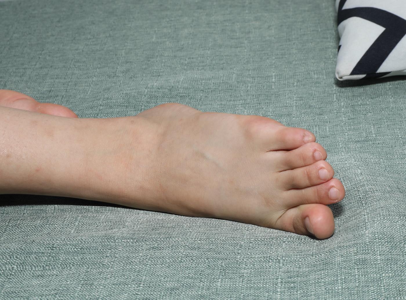 图片[61]-[Pary学生模拍] No.061 海源展示37码嫩白小脚 [61P] – 速更版-美库