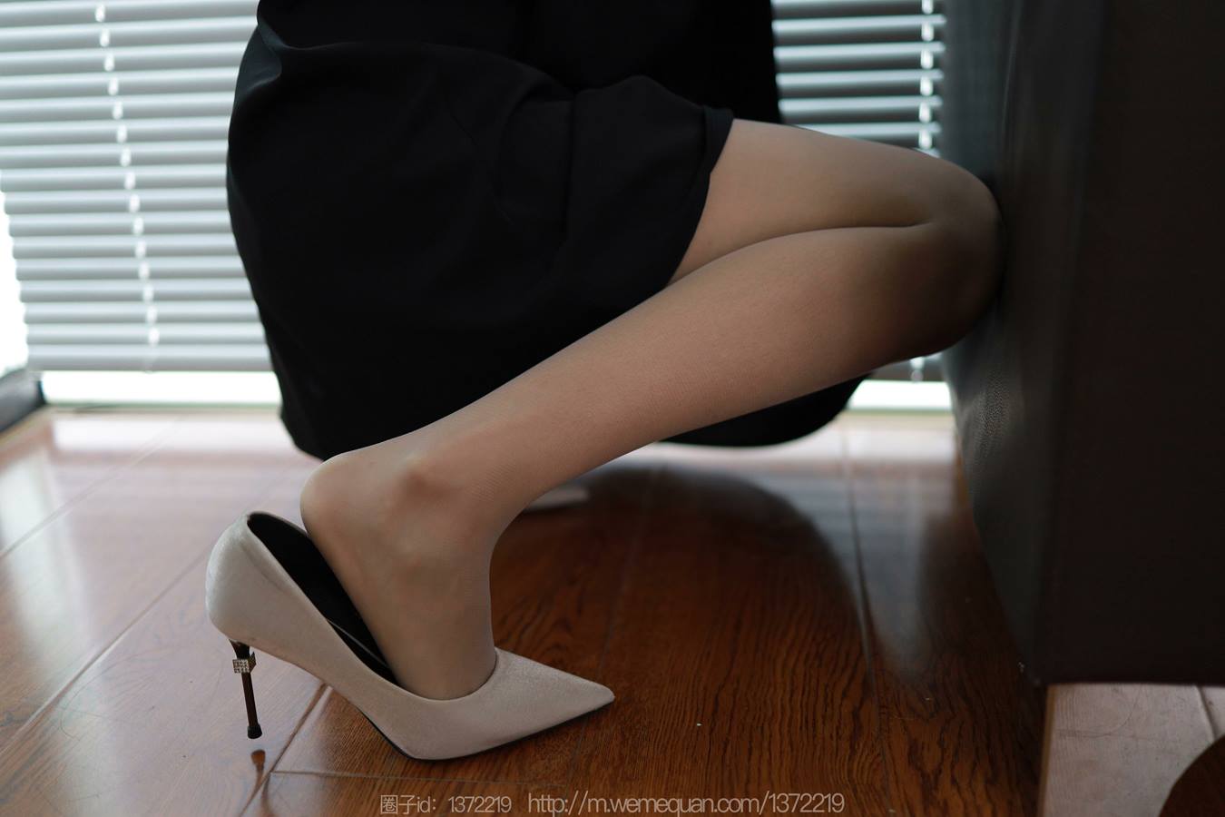 图片[50]-[IESS异思趣向] 耽丝 221213婉萍 [84P] – 速更版-美库