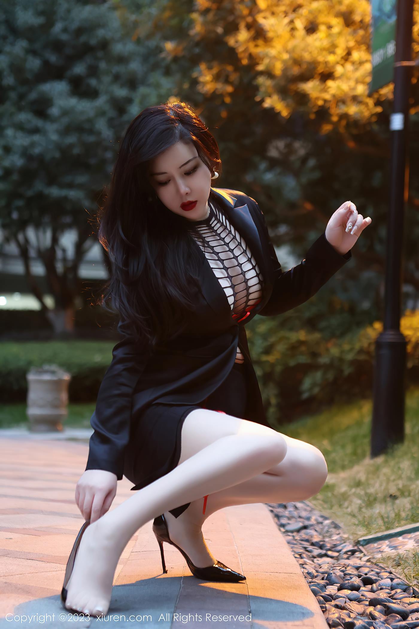 图片[28]-[Xiuren秀人网]2023.03.16 NO.6421 王婉悠Queen[35+1P] – 速更版-美库