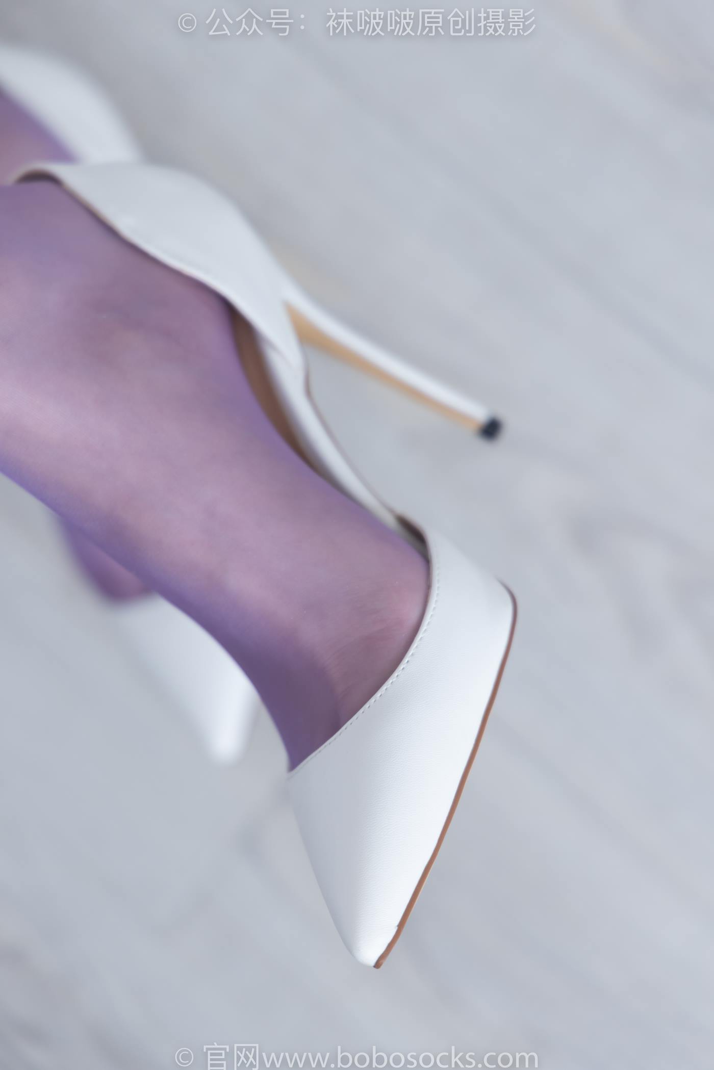 图片[23]-[BoBoSocks袜啵啵]NO.205 小甜豆-白色高跟鞋、紫色油亮丝袜[140P] – 速更版-美库