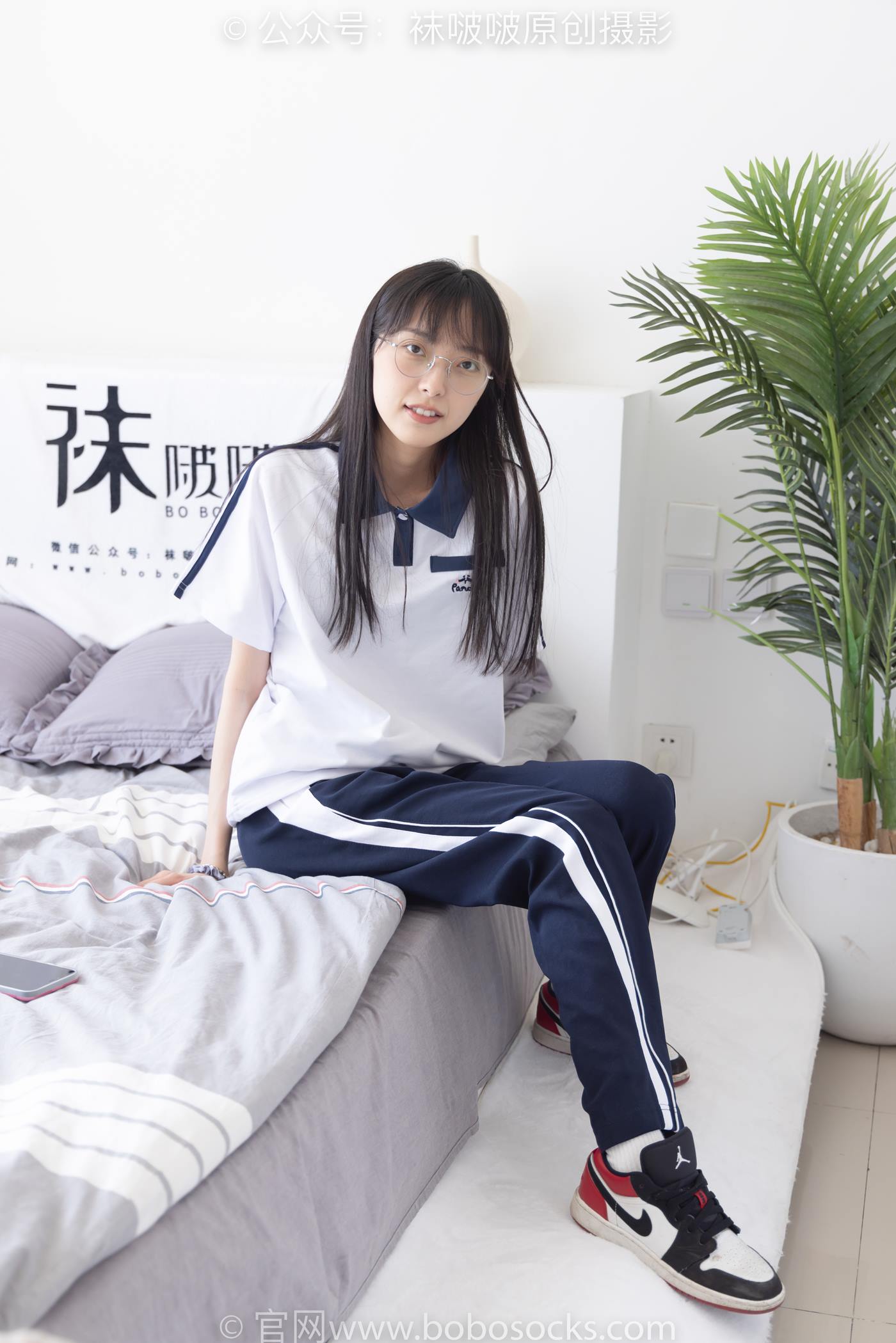 图片[11]-[BoBoSocks袜啵啵]NO.207 稚予-aj板鞋、白棉袜、油亮白丝、校服裤里丝[140P] – 速更版-美库