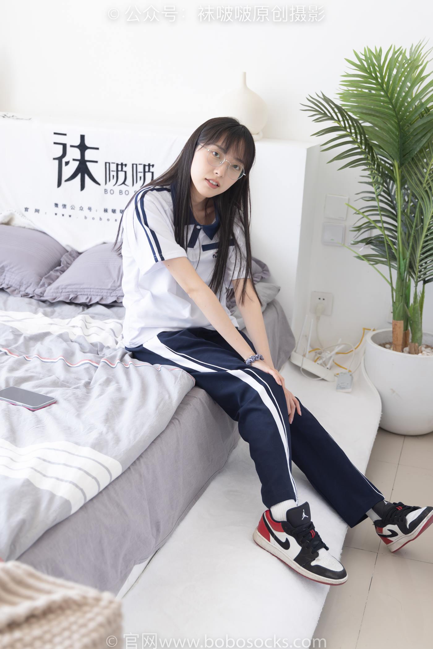 图片[12]-[BoBoSocks袜啵啵]NO.207 稚予-aj板鞋、白棉袜、油亮白丝、校服裤里丝[140P] – 速更版-美库