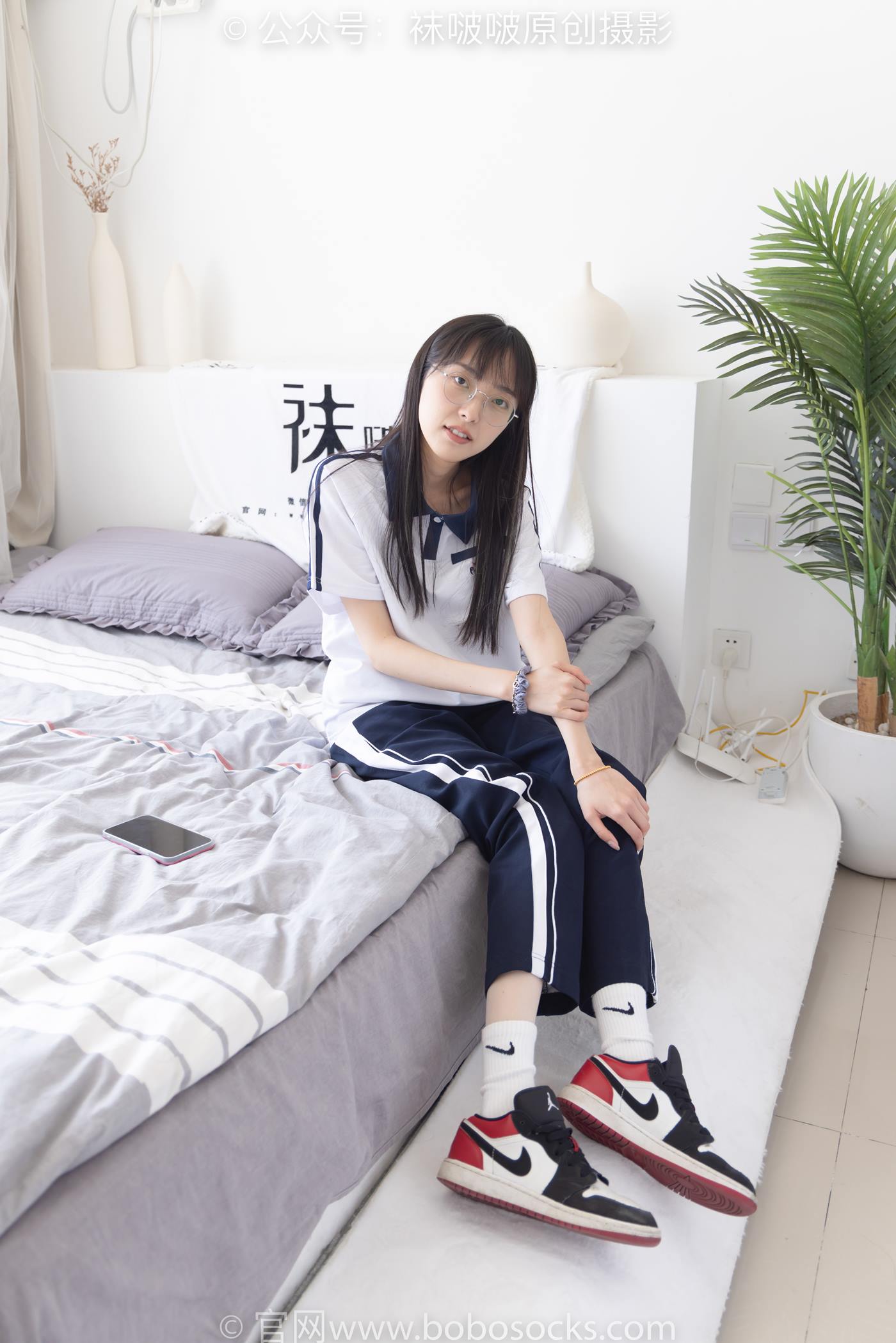 图片[19]-[BoBoSocks袜啵啵]NO.207 稚予-aj板鞋、白棉袜、油亮白丝、校服裤里丝[140P] – 速更版-美库