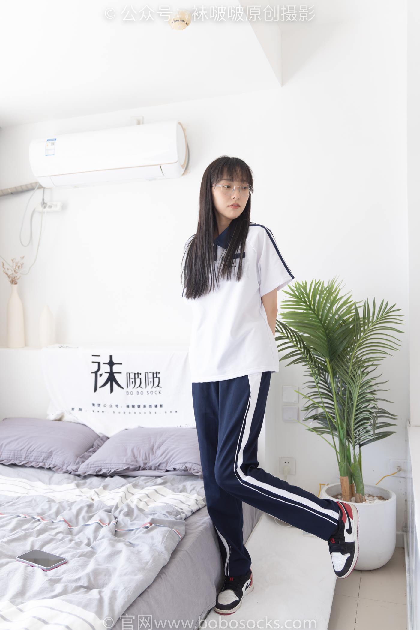 图片[23]-[BoBoSocks袜啵啵]NO.207 稚予-aj板鞋、白棉袜、油亮白丝、校服裤里丝[140P] – 速更版-美库