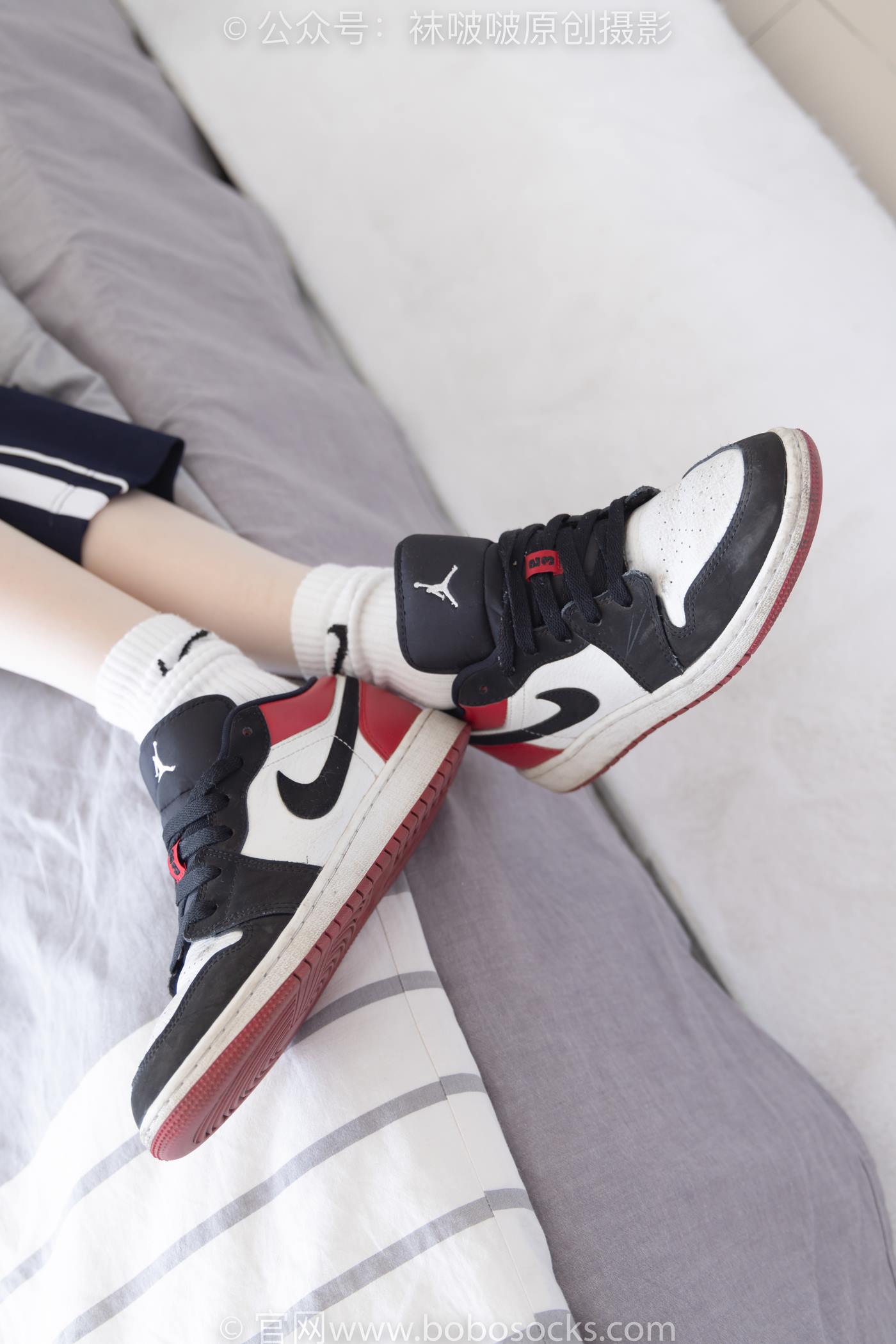 图片[38]-[BoBoSocks袜啵啵]NO.207 稚予-aj板鞋、白棉袜、油亮白丝、校服裤里丝[140P] – 速更版-美库