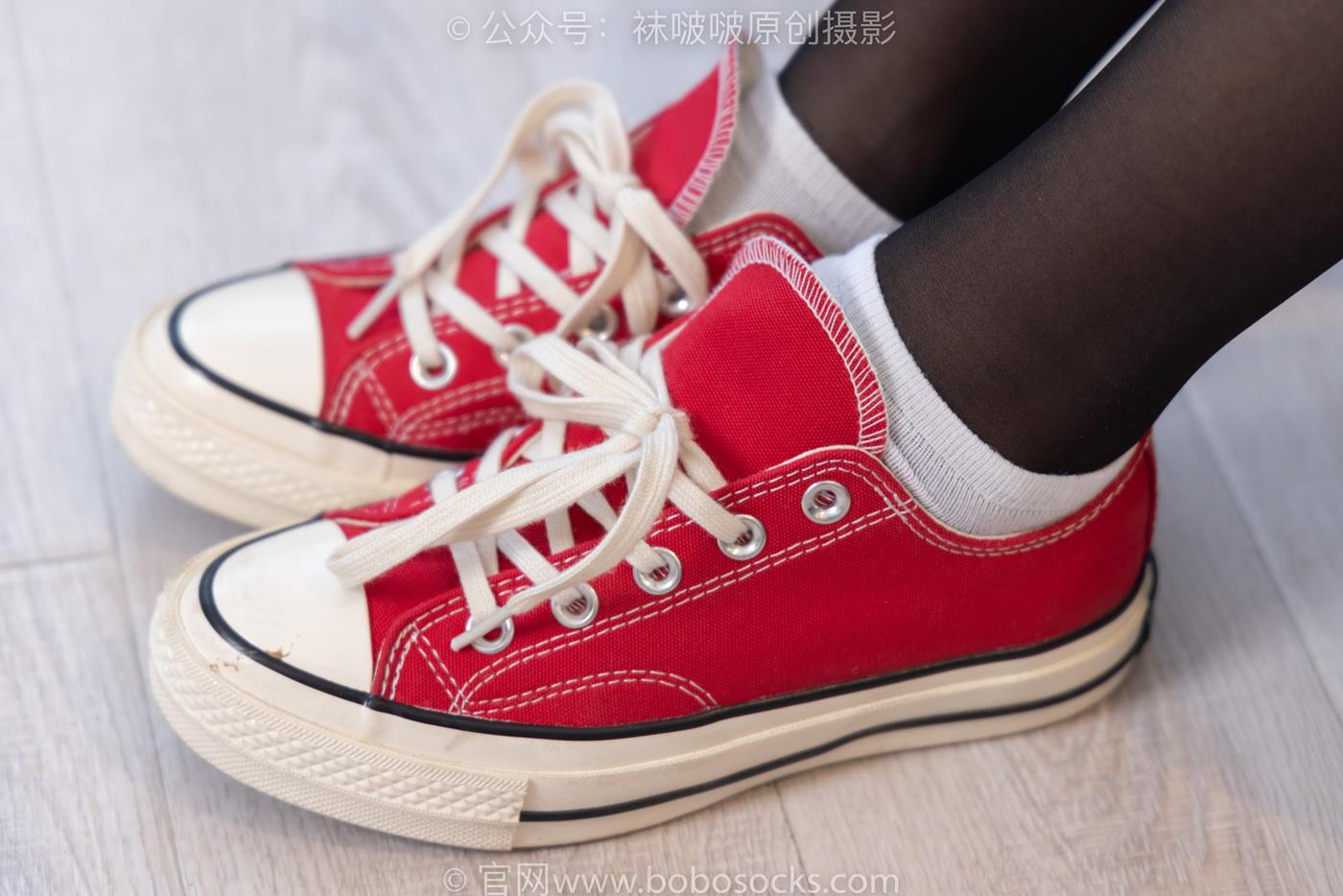 图片[62]-[BoBoSocks袜啵啵]NO.208 小沫-红色匡威板鞋、短筒白棉袜、黑丝[146P] – 速更版-美库