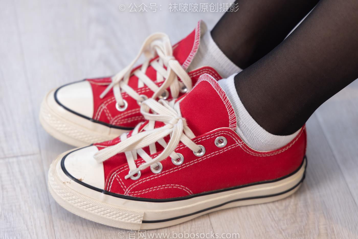 图片[63]-[BoBoSocks袜啵啵]NO.208 小沫-红色匡威板鞋、短筒白棉袜、黑丝[146P] – 速更版-美库