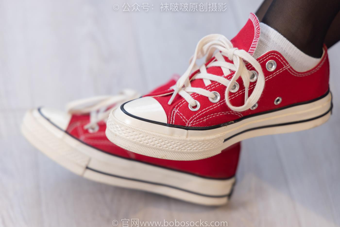 图片[64]-[BoBoSocks袜啵啵]NO.208 小沫-红色匡威板鞋、短筒白棉袜、黑丝[146P] – 速更版-美库