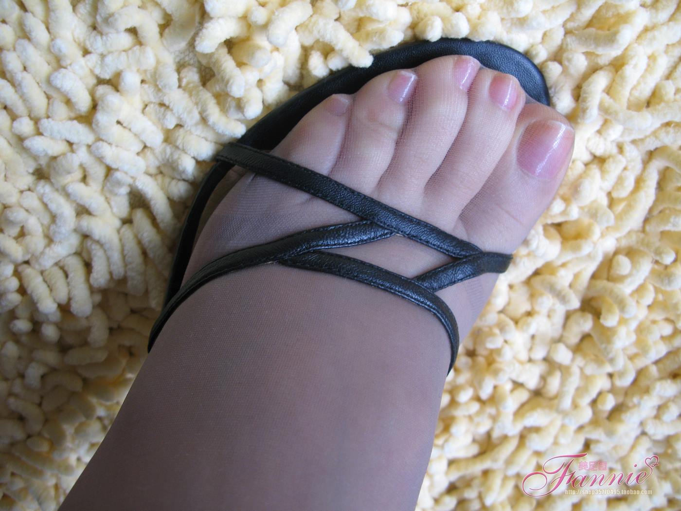 图片[12]-Fannie芬妮美足园 No.002 2008圣诞快乐（高跟丝族）[58P] – 速更版-美库