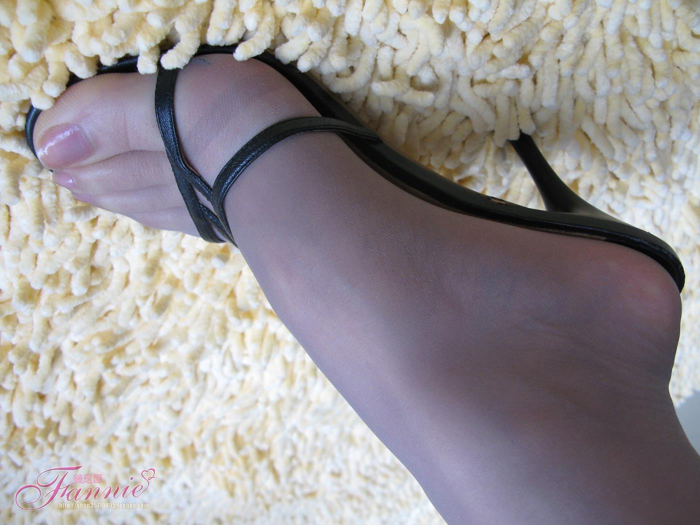 图片[30]-Fannie芬妮美足园 No.002 2008圣诞快乐（高跟丝族）[58P] – 速更版-美库