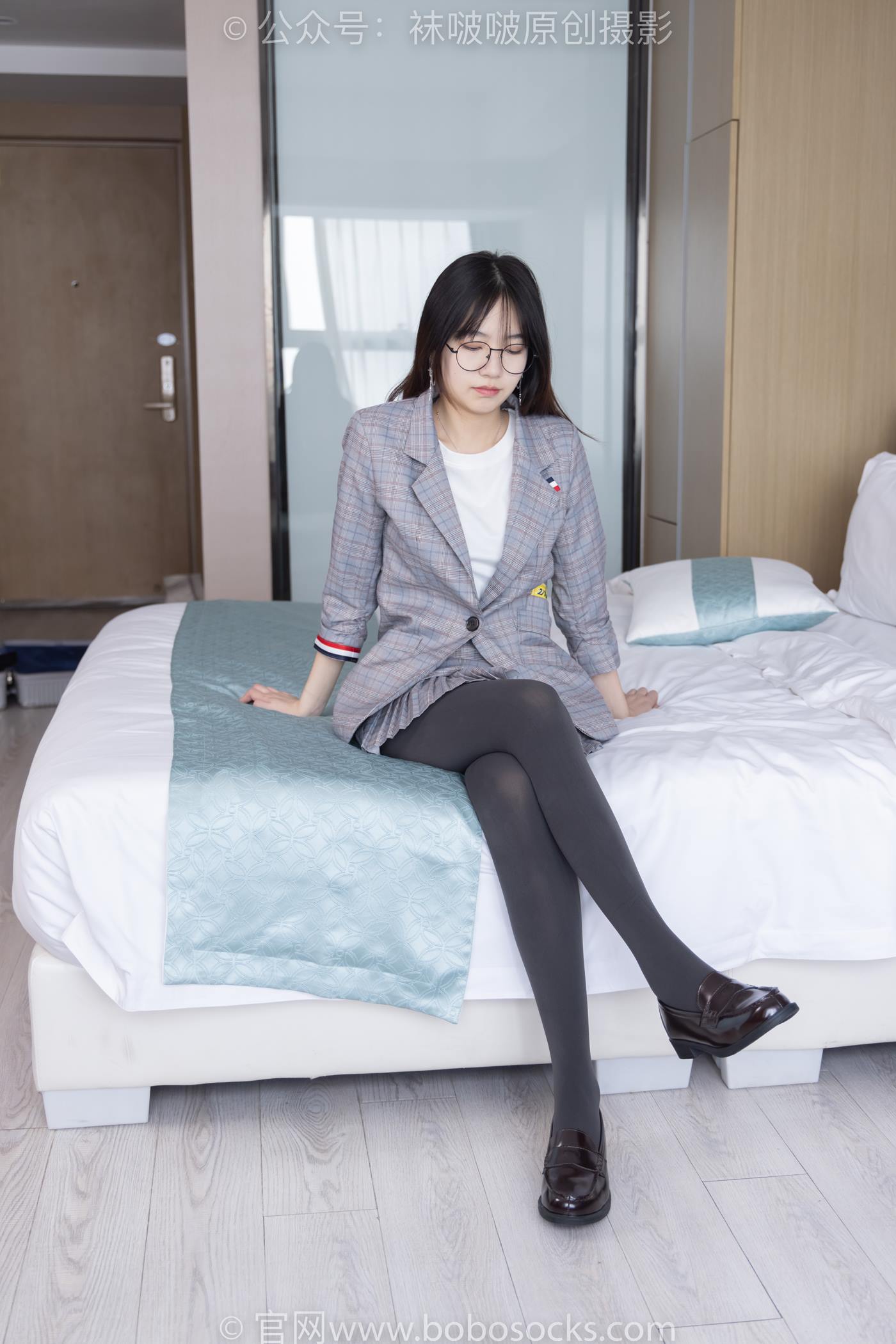 图片[14]-[BoBoSocks袜啵啵]NO.210 小甜豆-皮鞋、厚灰丝、ol装[140P] – 速更版-美库