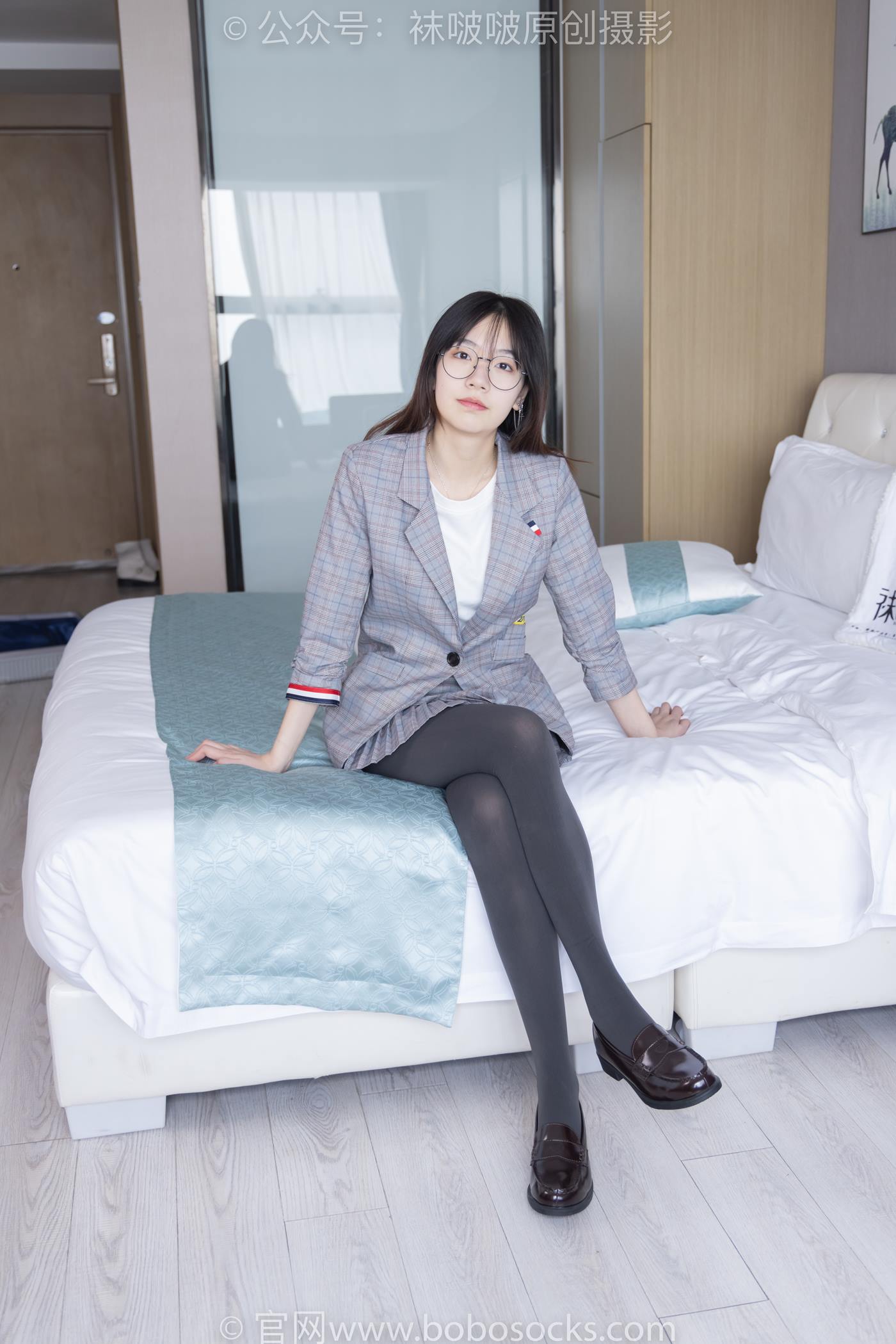 图片[16]-[BoBoSocks袜啵啵]NO.210 小甜豆-皮鞋、厚灰丝、ol装[140P] – 速更版-美库