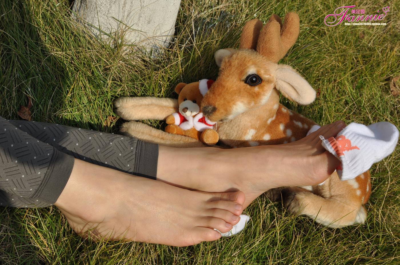 图片[12]-Fannie芬妮美足园 010 2011圣诞快乐（裸足）[79P] – 速更版-美库