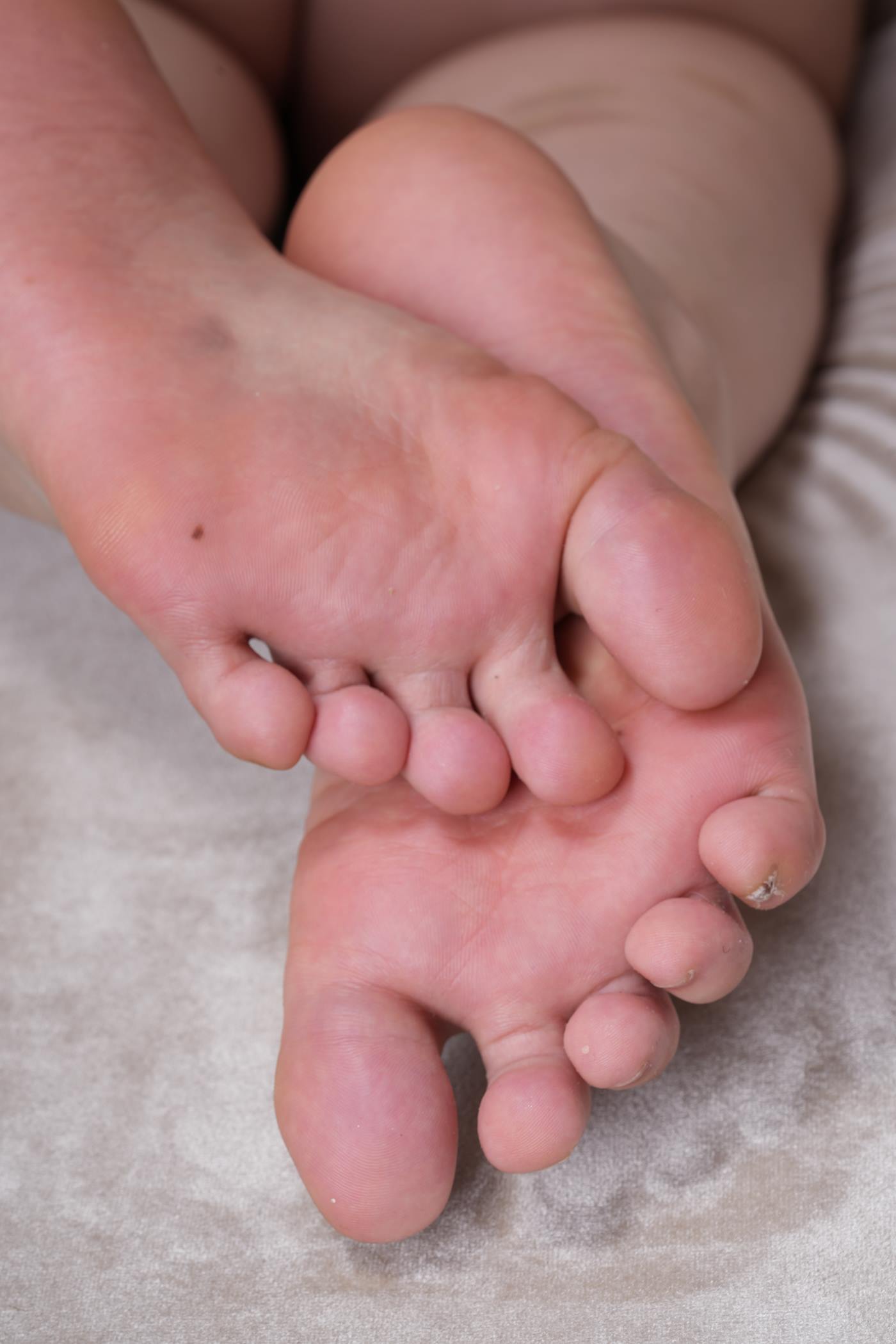 图片[91]-[Sexy Asian Girls Feet] NO.044 优优展示她的姓感的39码的大脚丫 [112P] – 速更版-美库