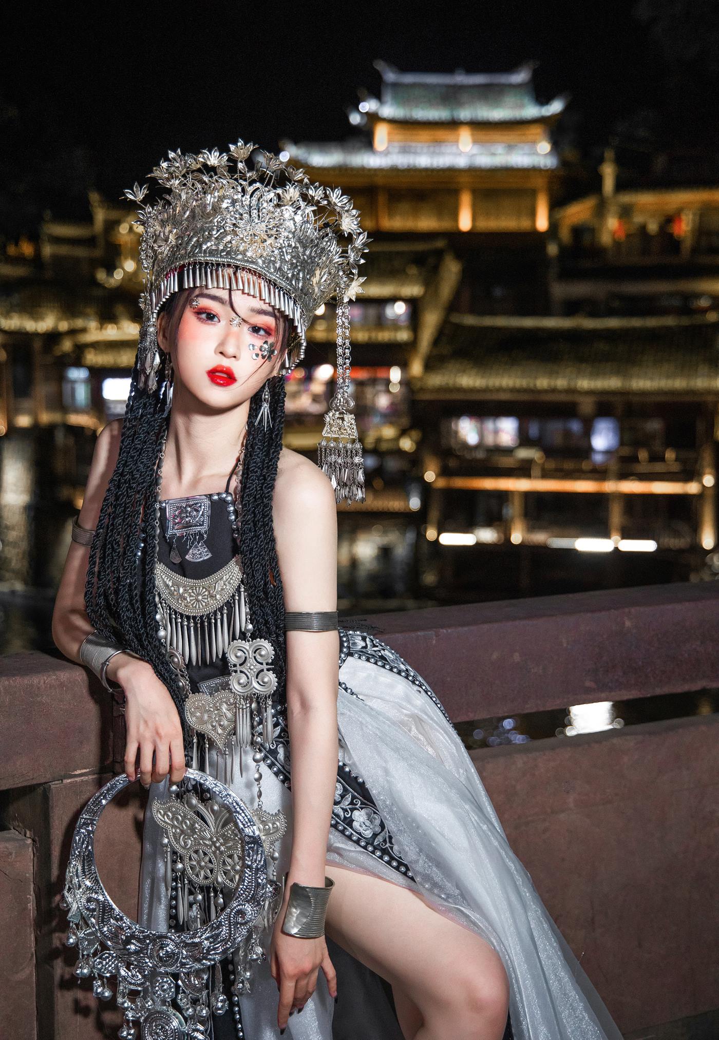 图片[11]-瓦斯塔亚小龙虾 苗疆女子 [18P] – 速更版-美库