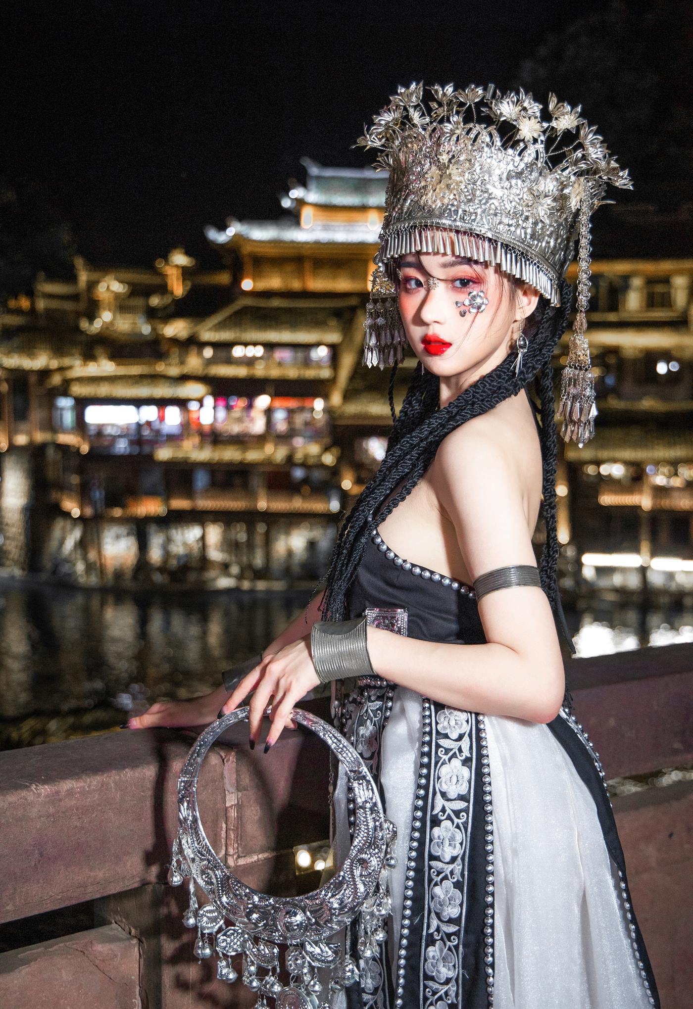 图片[15]-瓦斯塔亚小龙虾 苗疆女子 [18P] – 速更版-美库