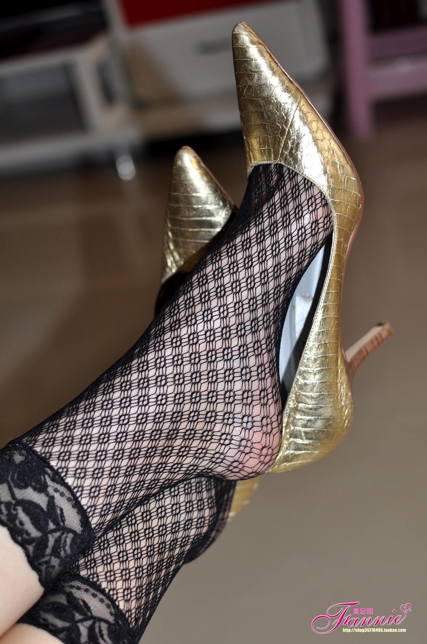 图片[21]-Fannie芬妮每足园 No.023 暗香（金色船袜黑网丝）[69P] – 速更版-美库