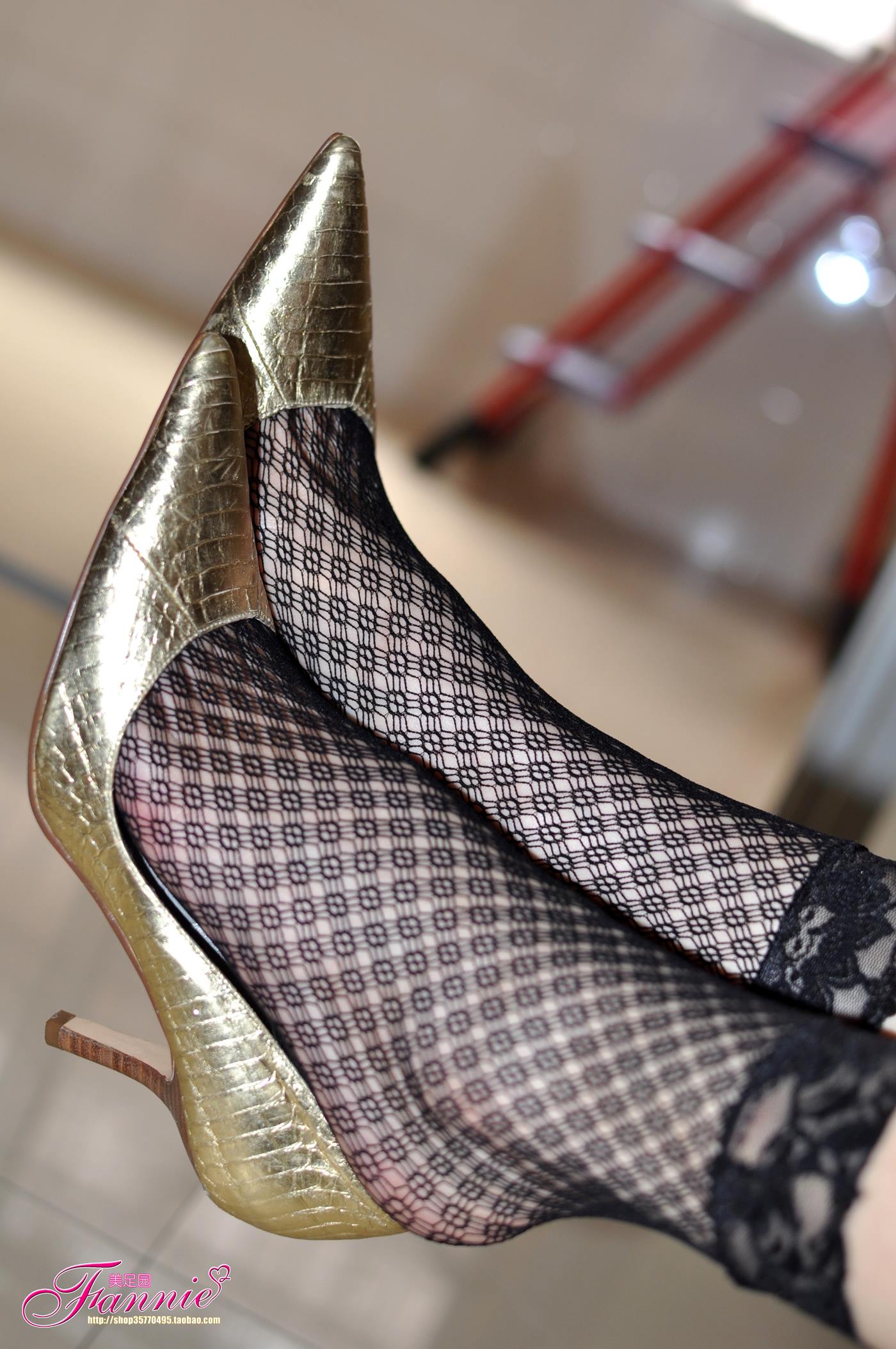 图片[23]-Fannie芬妮每足园 No.023 暗香（金色船袜黑网丝）[69P] – 速更版-美库