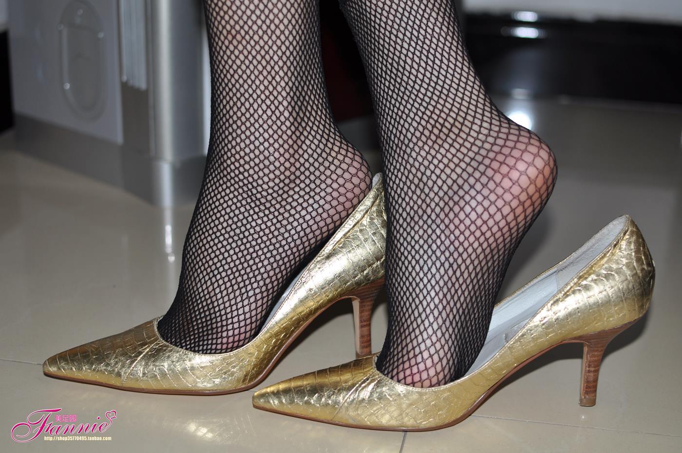 图片[53]-Fannie芬妮每足园 No.023 暗香（金色船袜黑网丝）[69P] – 速更版-美库