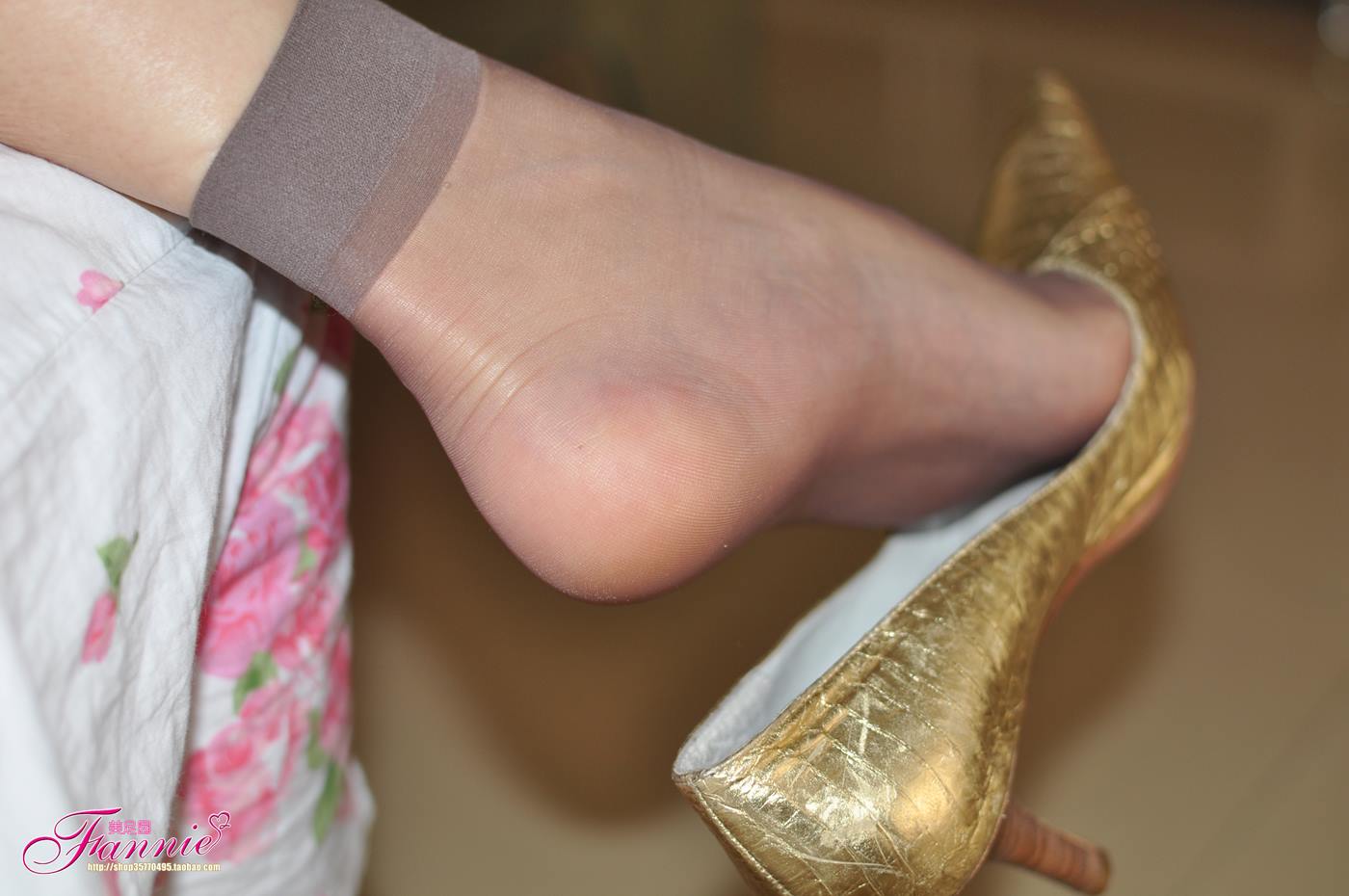 图片[38]-Fannie芬妮每足园 No.024 暗香（金色船鞋灰丝）[81P] – 速更版-美库
