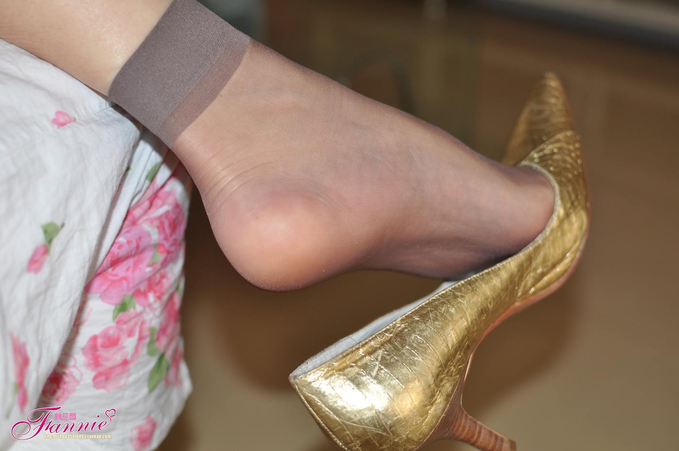 图片[39]-Fannie芬妮每足园 No.024 暗香（金色船鞋灰丝）[81P] – 速更版-美库