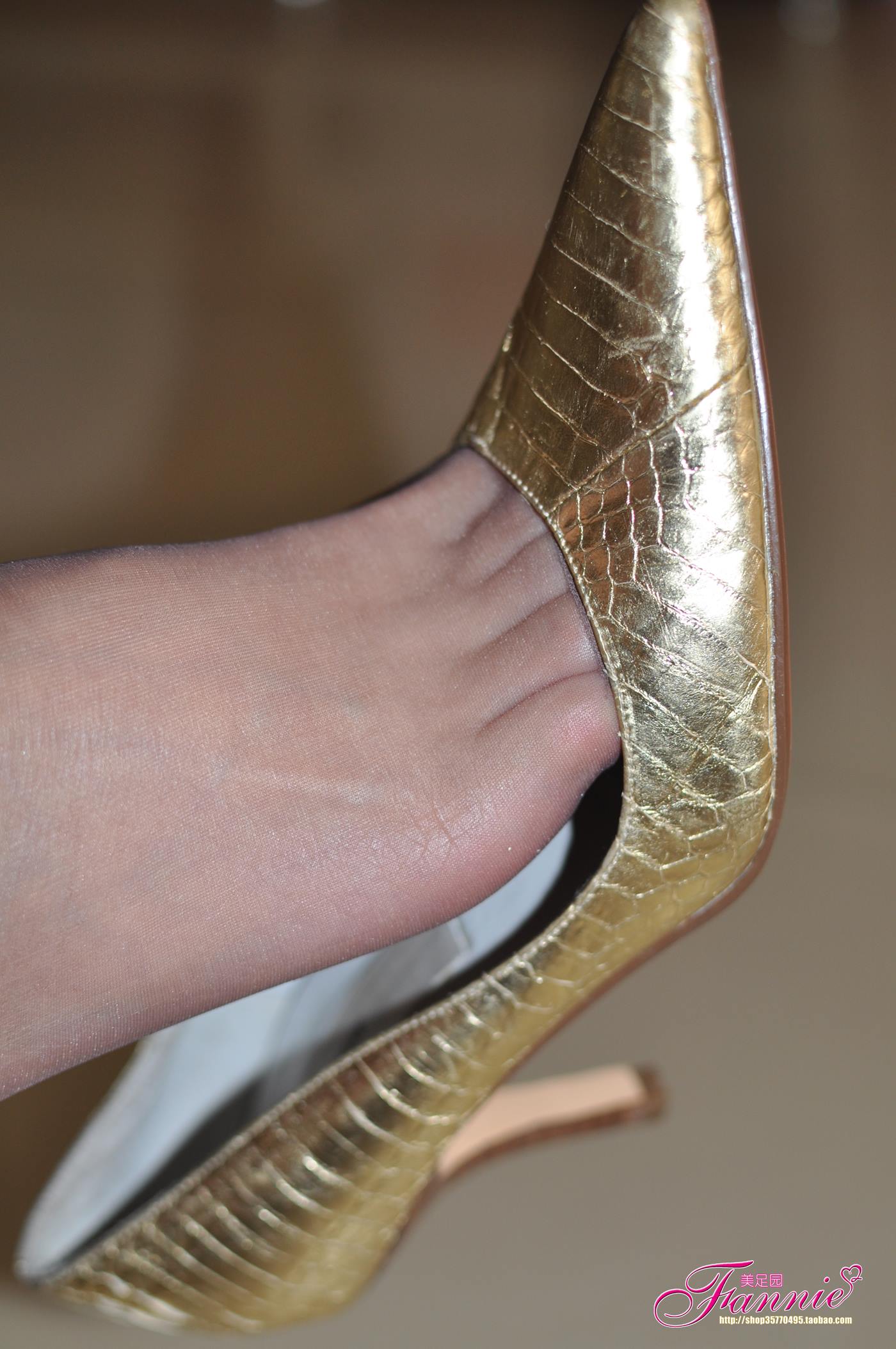 图片[49]-Fannie芬妮每足园 No.024 暗香（金色船鞋灰丝）[81P] – 速更版-美库