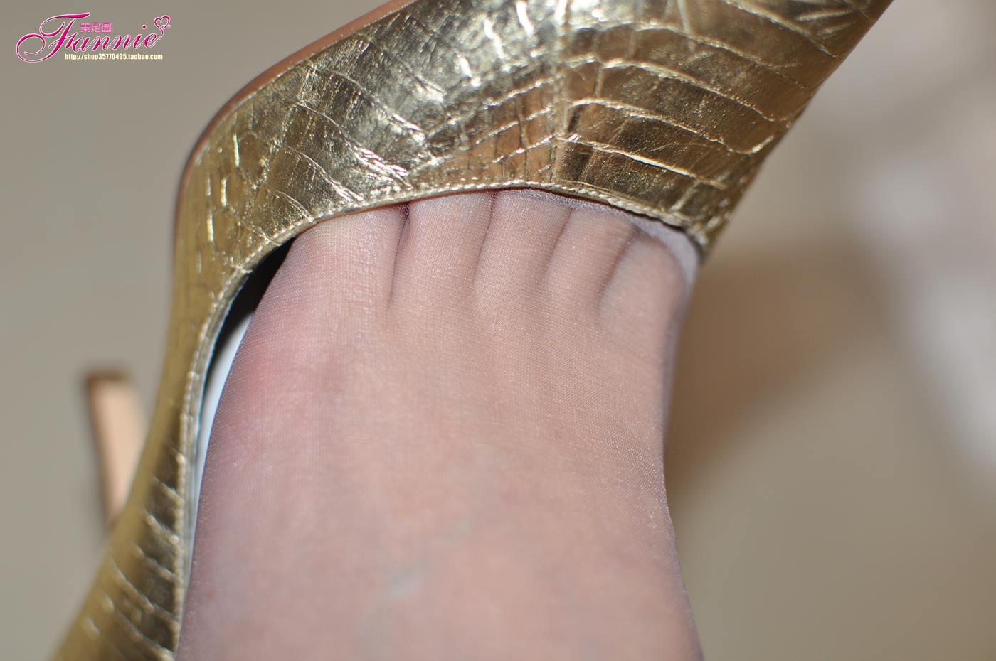 图片[52]-Fannie芬妮每足园 No.024 暗香（金色船鞋灰丝）[81P] – 速更版-美库