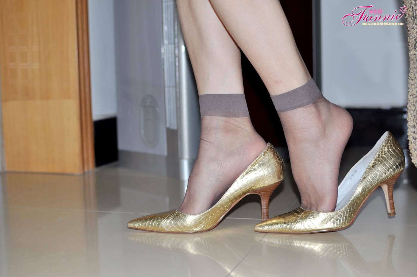 图片[56]-Fannie芬妮每足园 No.024 暗香（金色船鞋灰丝）[81P] – 速更版-美库
