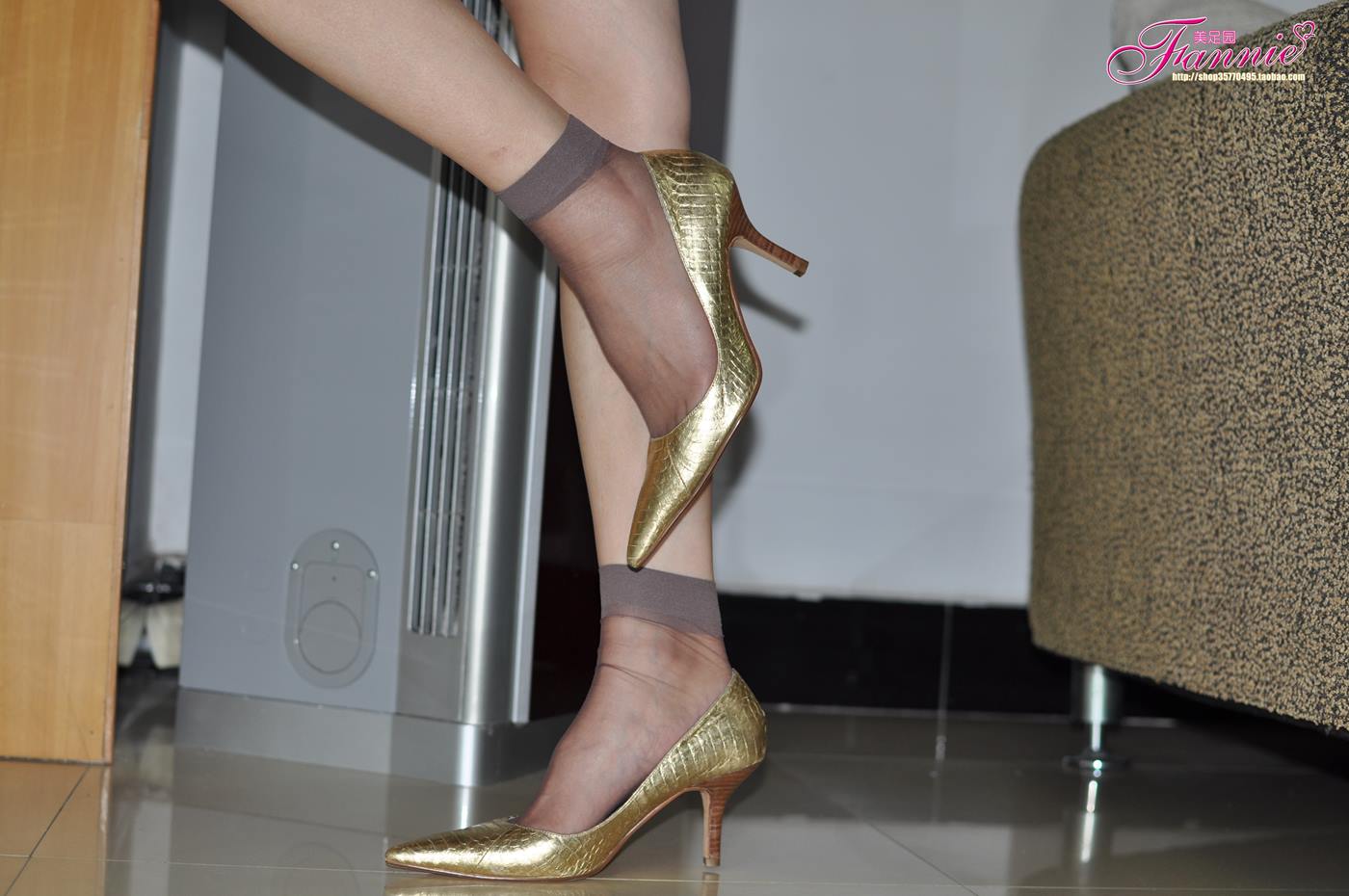 图片[59]-Fannie芬妮每足园 No.024 暗香（金色船鞋灰丝）[81P] – 速更版-美库